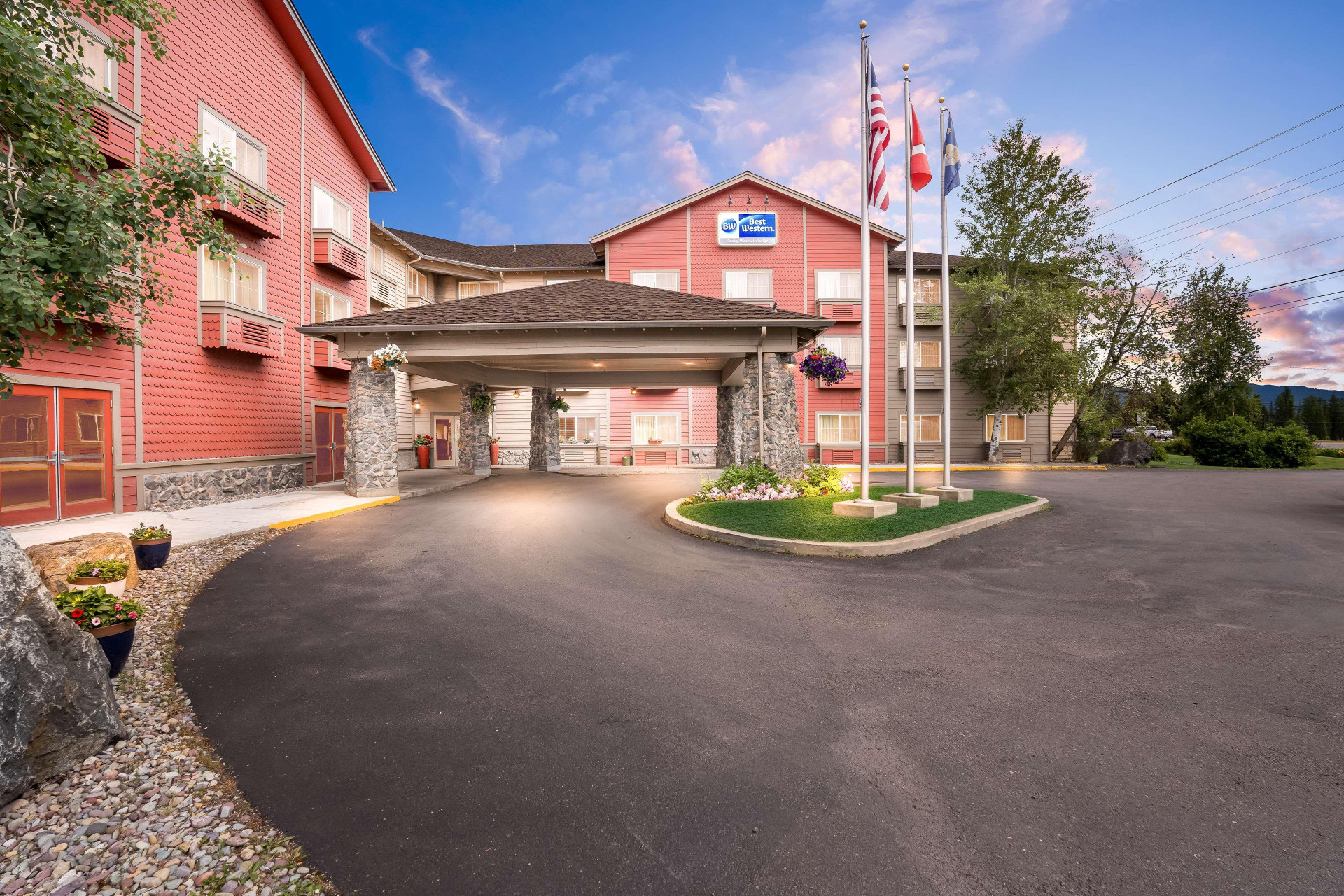 Vista Exterior Best Western Rocky Mountain Lodge