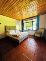 Alquiler Vacacional - Spacious 6-bedroom chalet in serene Montenegro with Pool, Jacuzzi, AC and Gym