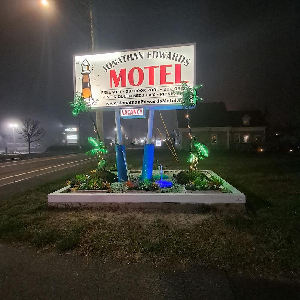 Vista Exterior Jonathan Edwards Motel