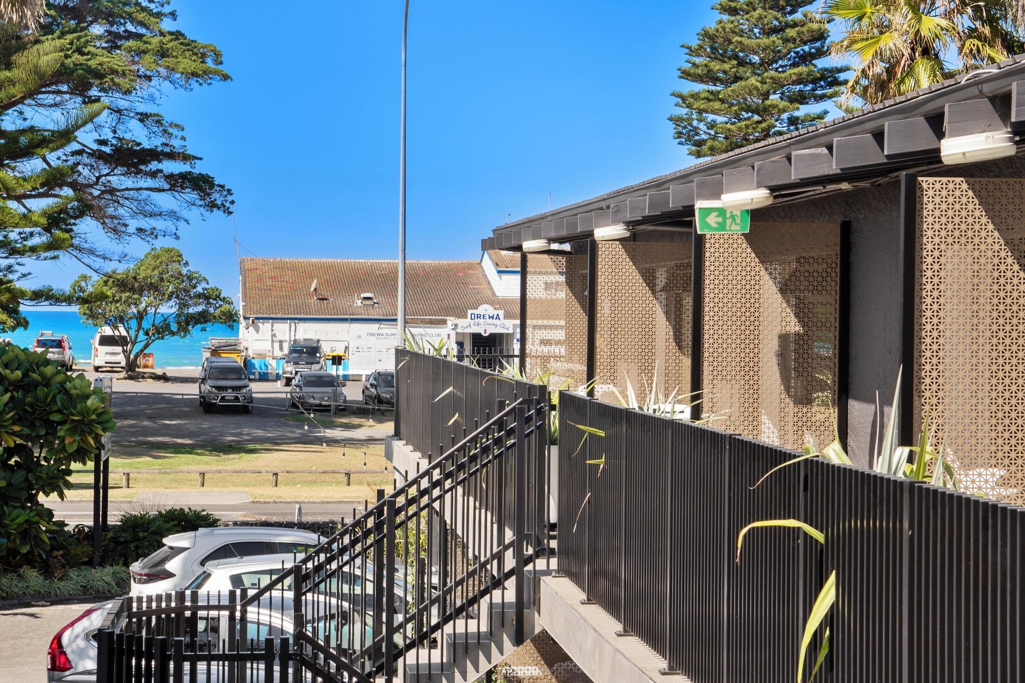 Playa Orewa Beachcomber