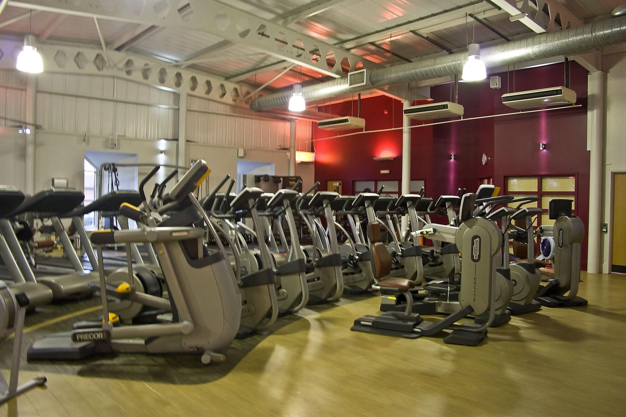 Gimnasio Drift Inn (Formerly The Waterfront Hotel)