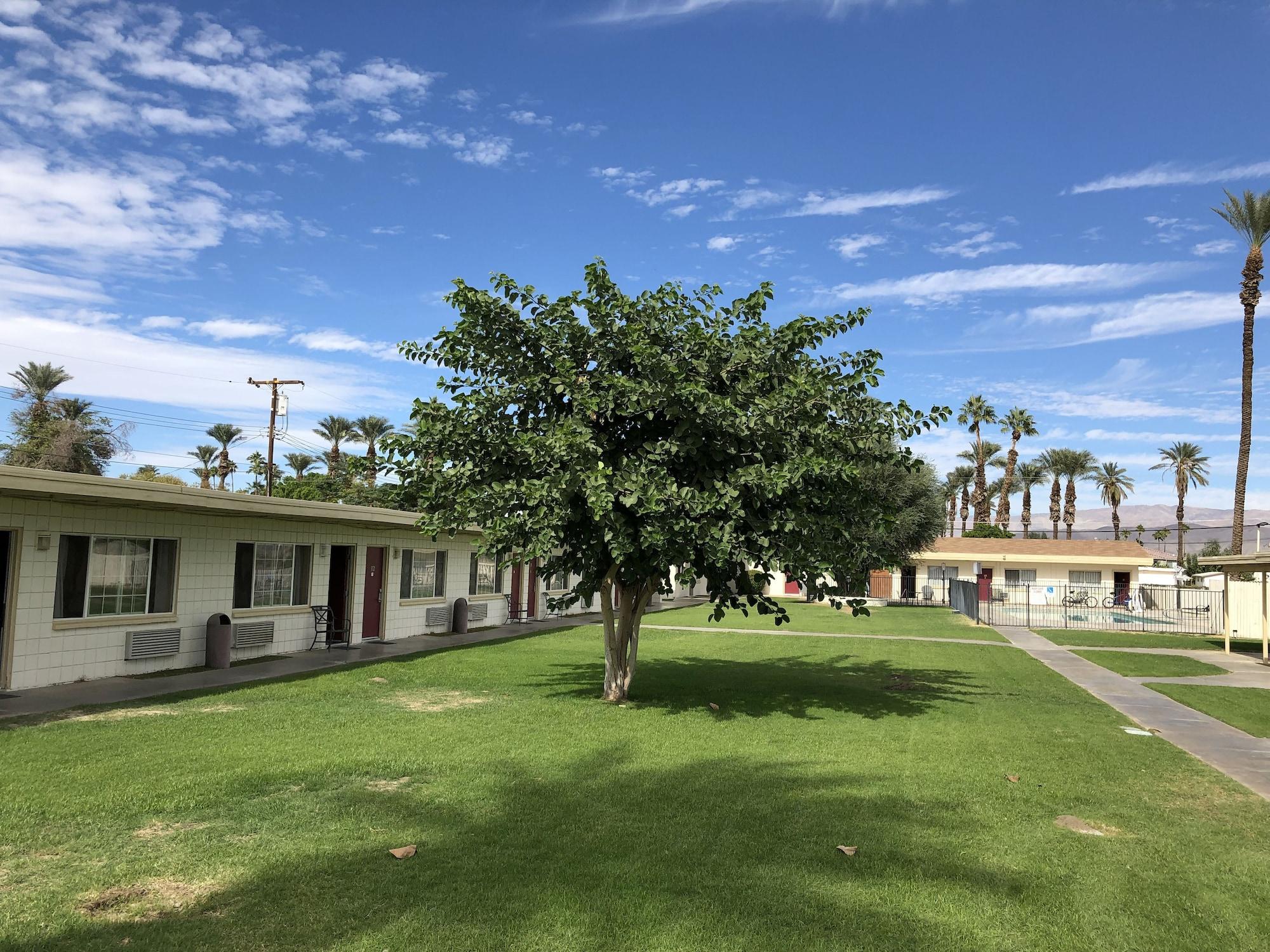 Vista Exterior Western Sands Motel
