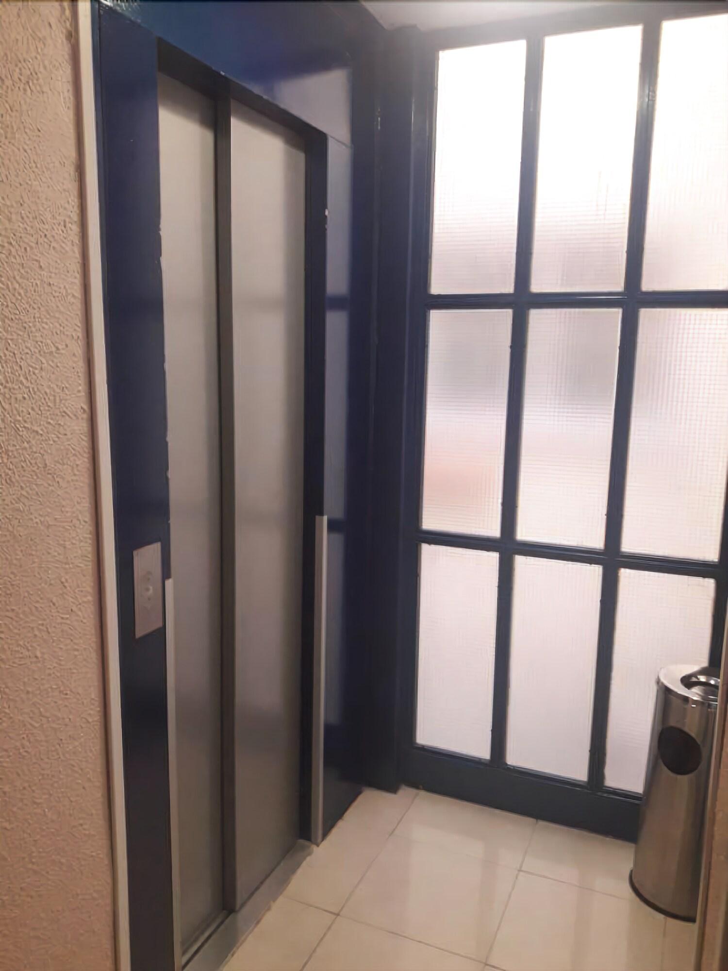 Vista Lobby Hostal JQC Ártico