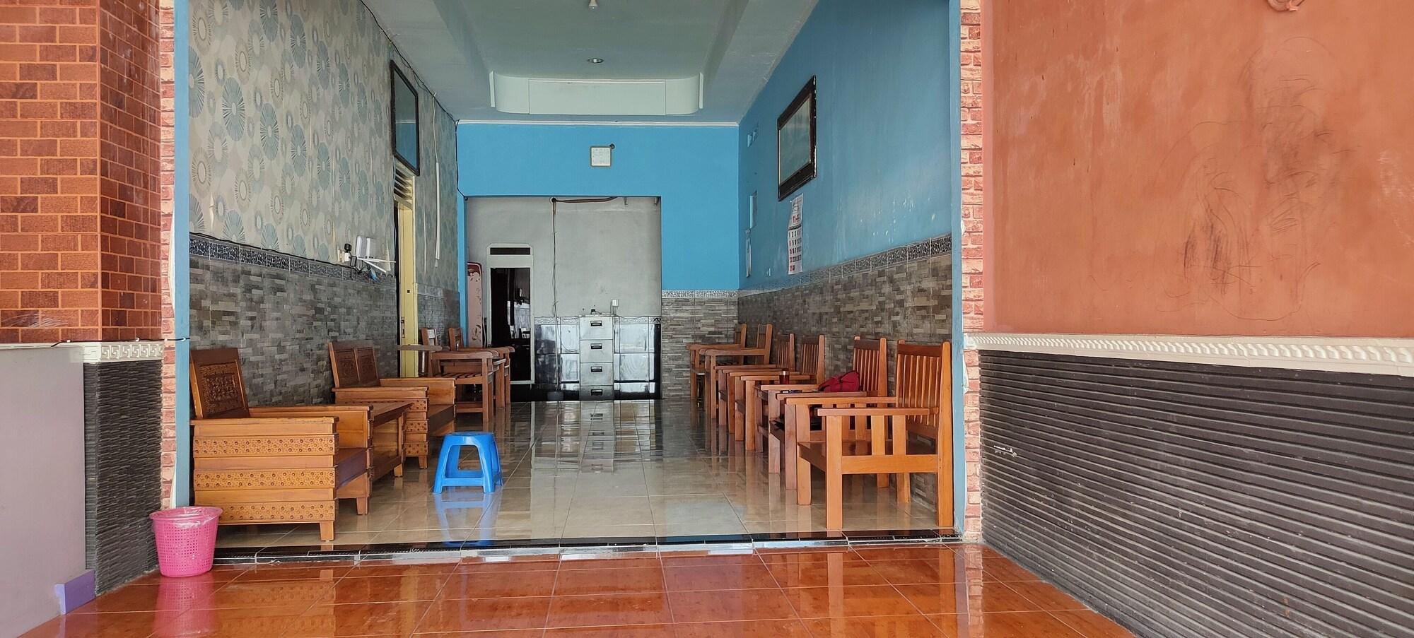 Comodidades del Alojamiento Hotel Keluarga Mekar Jaya Syariah Near UNS Solo