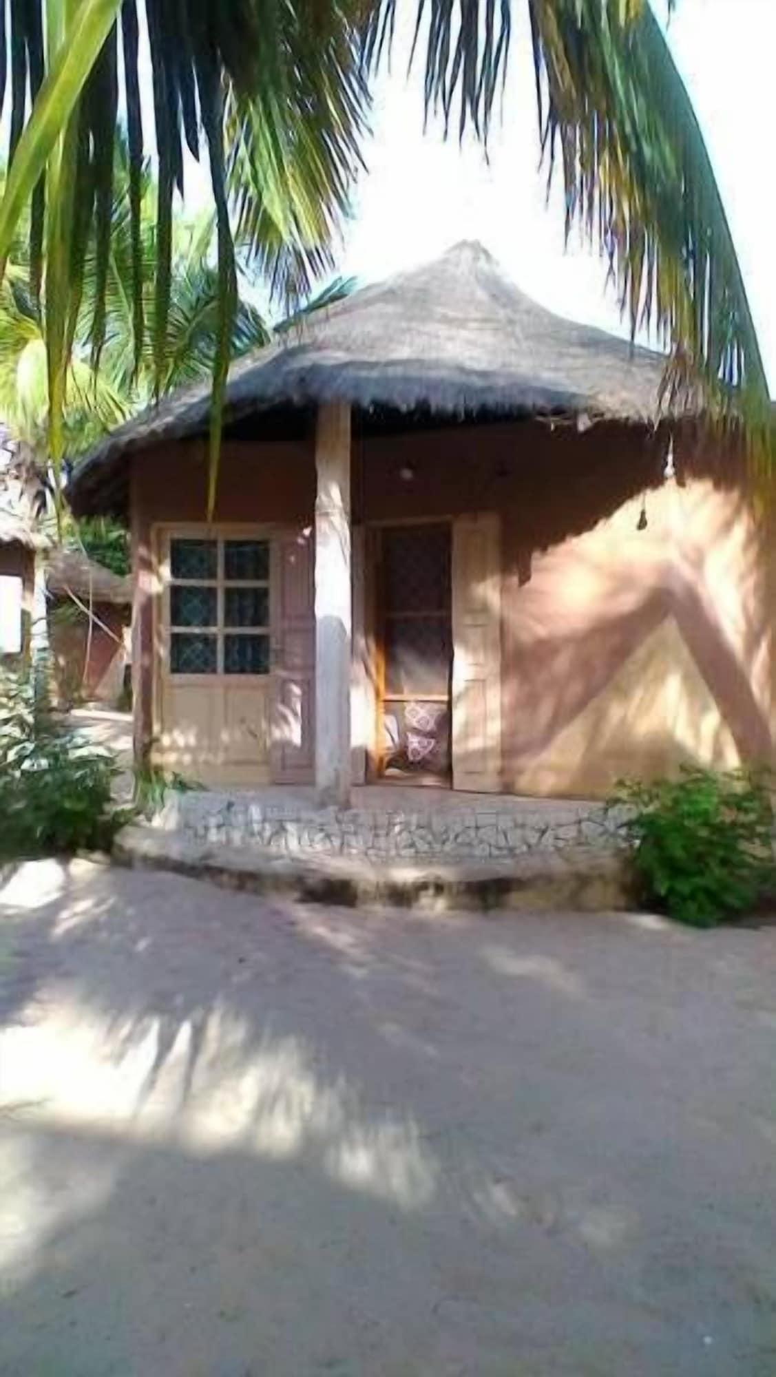 Varios Campement Nanaay