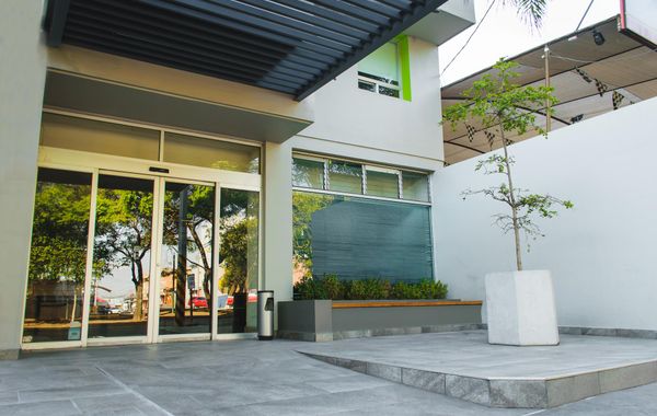 Hotel Arboledas Expo - Hoteles cerca de La Central de Autobuses en Guadalajara