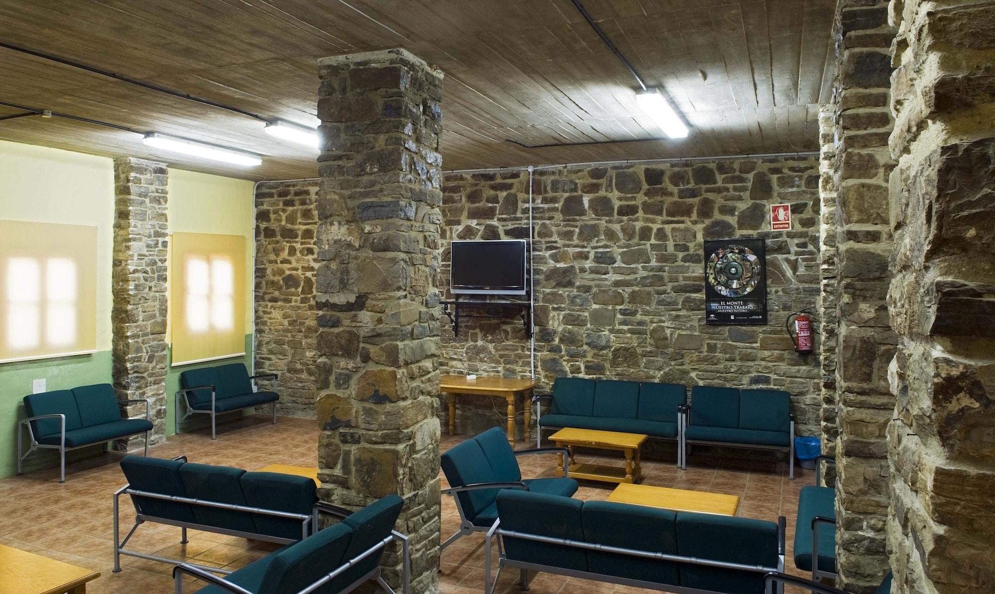Sala de Reuniones Albergue Inturjoven Cortes de la Frontera - Hostel