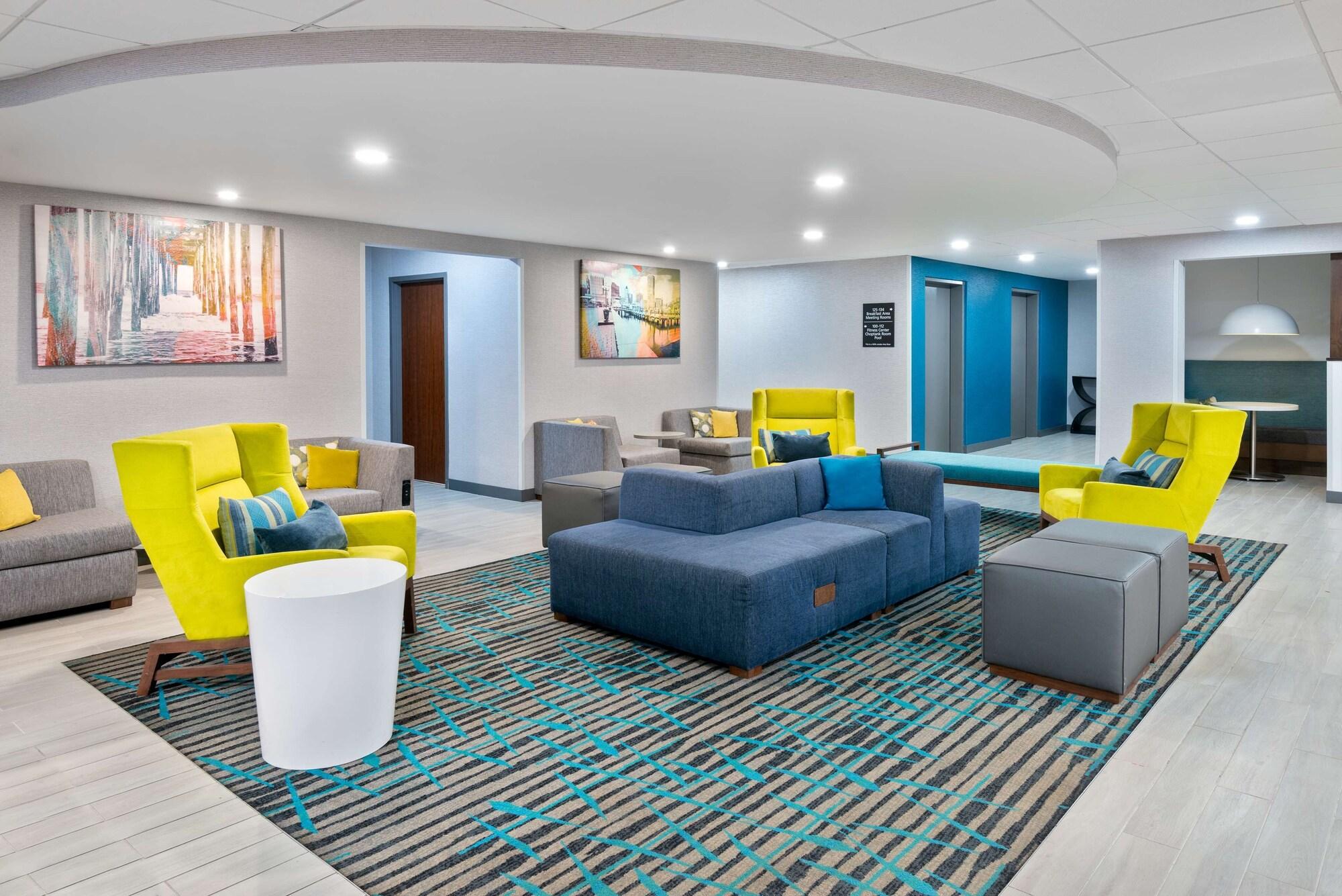 Vista Lobby Hampton Inn Salisbury