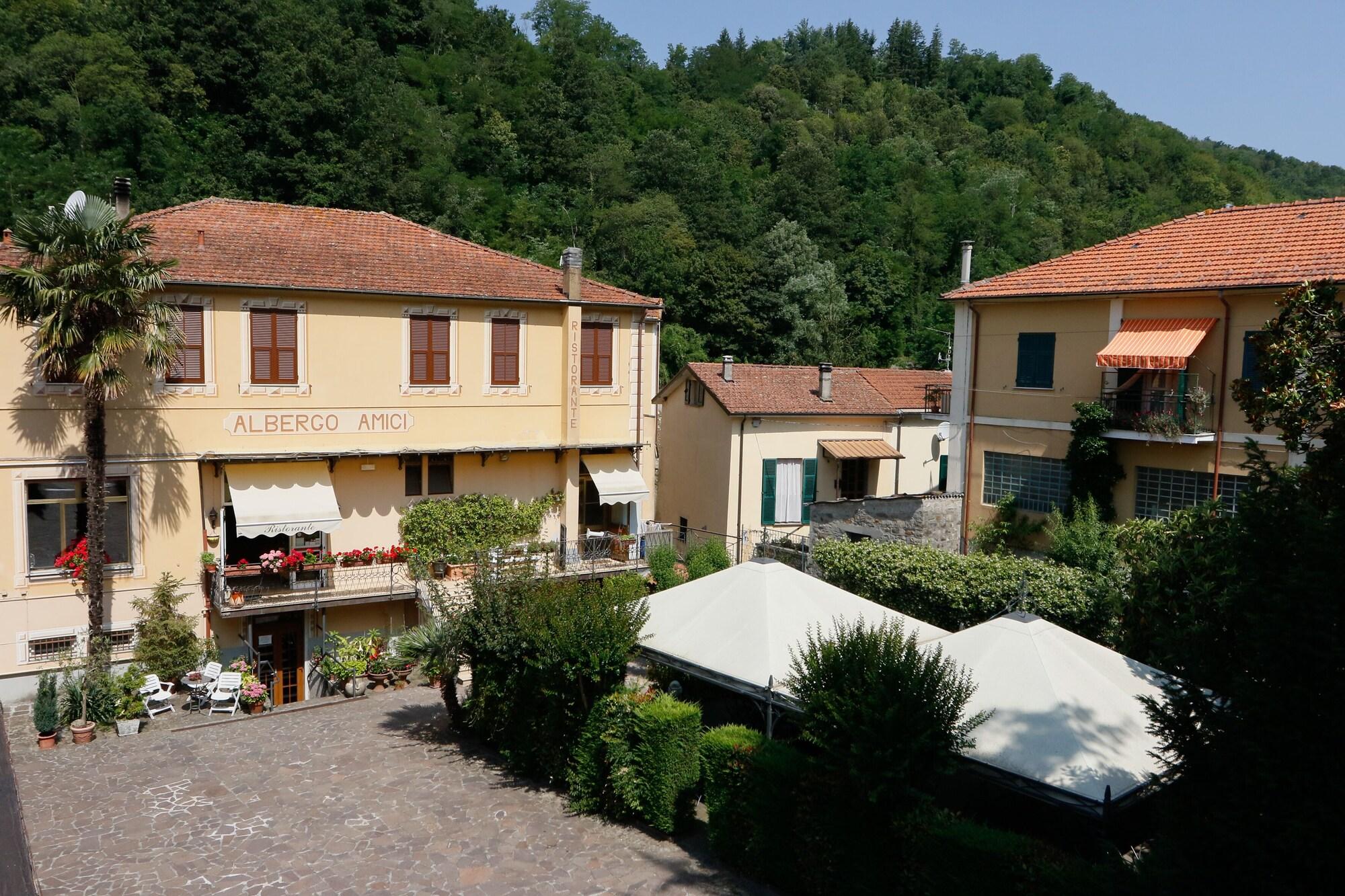 Vista Exterior Albergo Amici