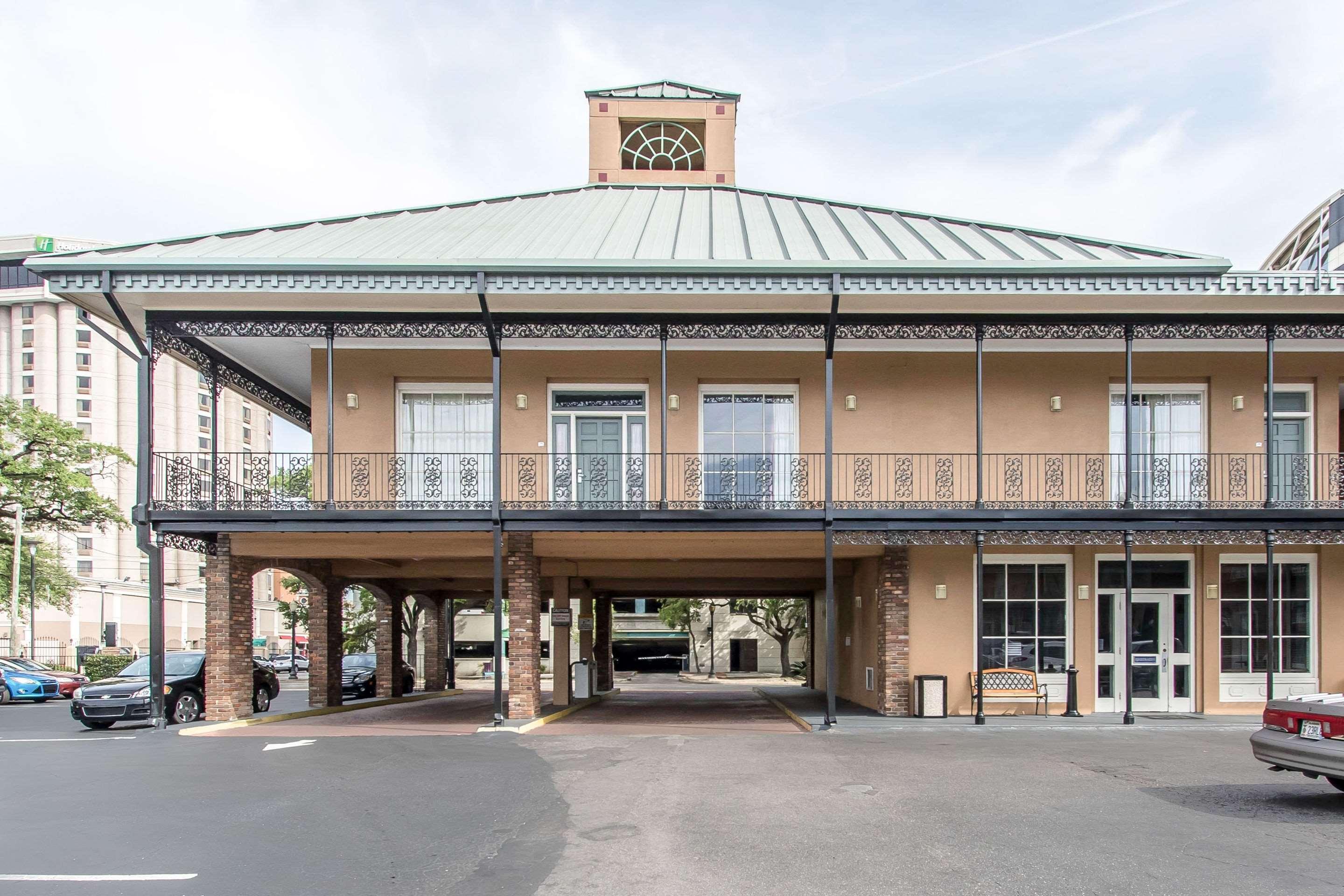 Vista Exterior Quality Inn Downtown Historic District