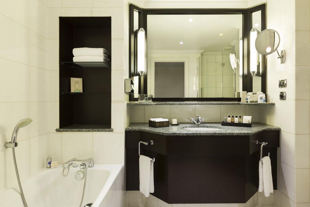 Hotel Paris Marriott Champs Elysees Hotel