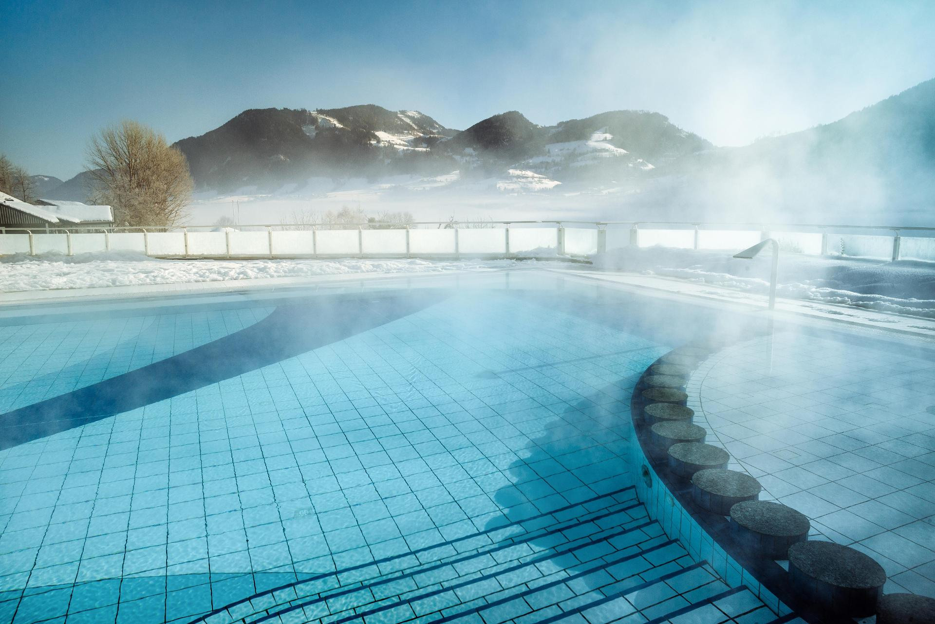 Vista Piscina IMLAUER Hotel Schloss Pichlarn