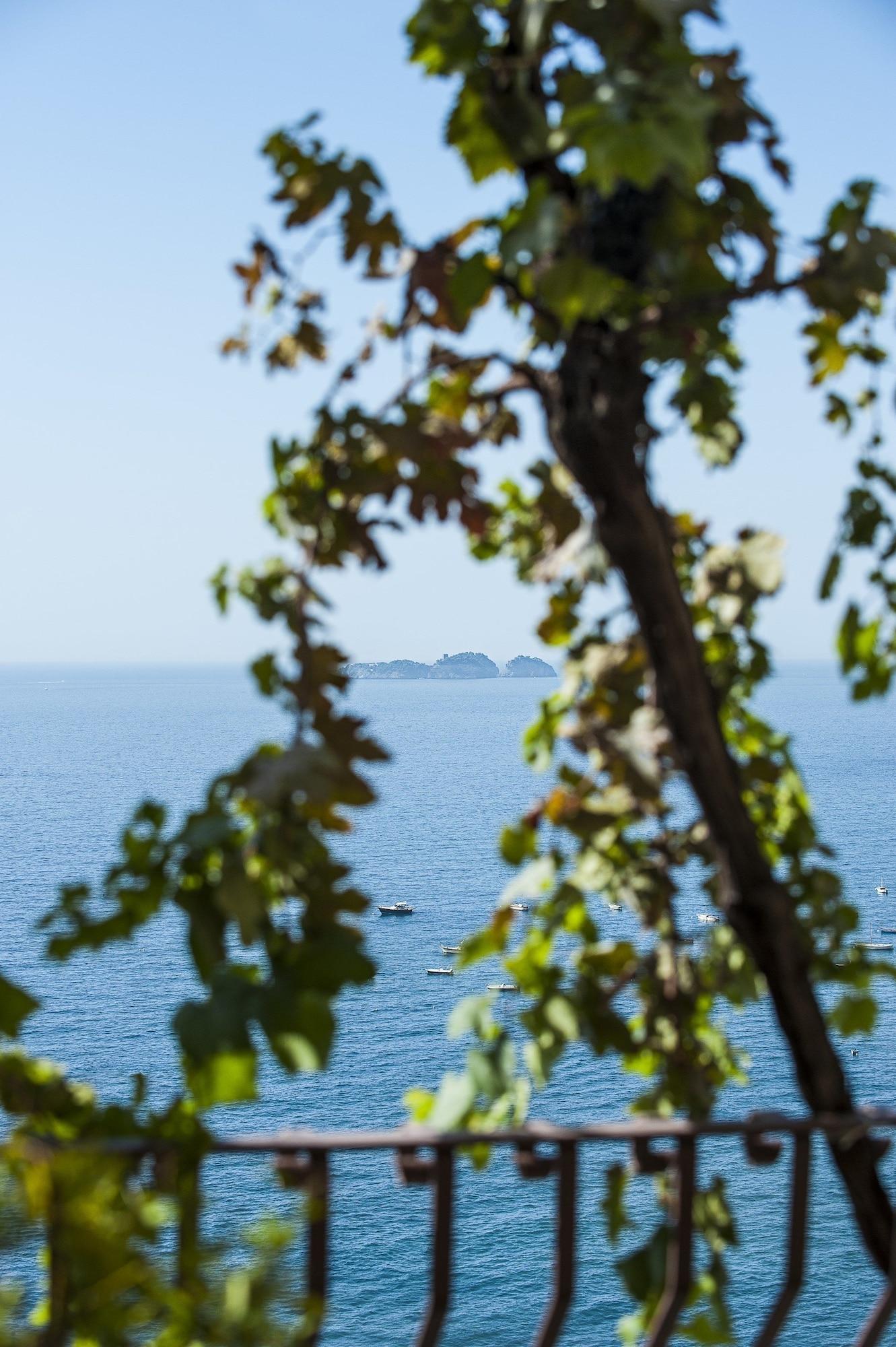 Vista Exterior Albergo California