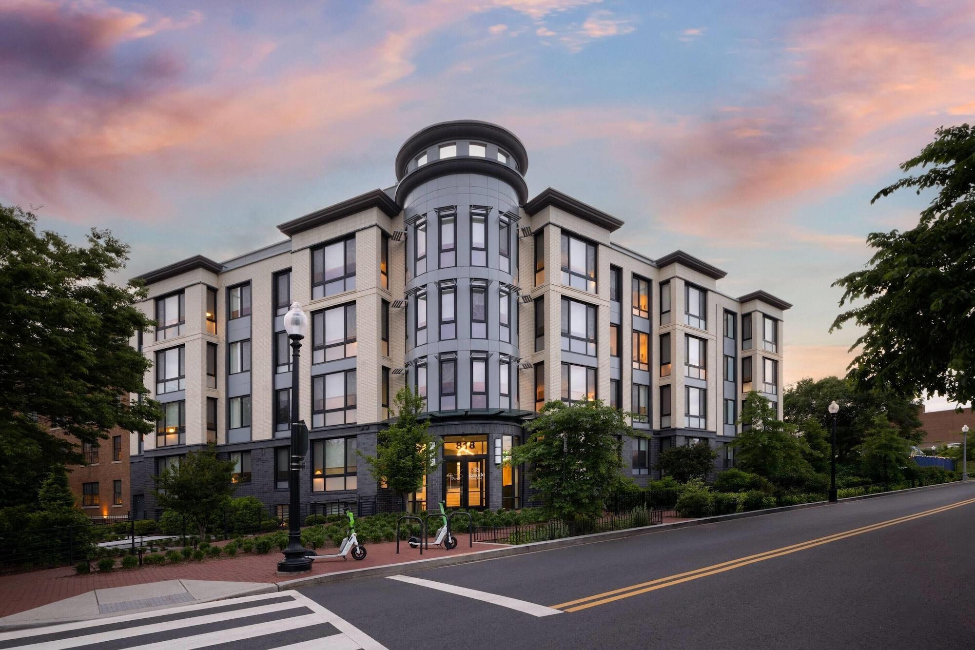 Varios Reside Navy Yard, a Wyndham Residence