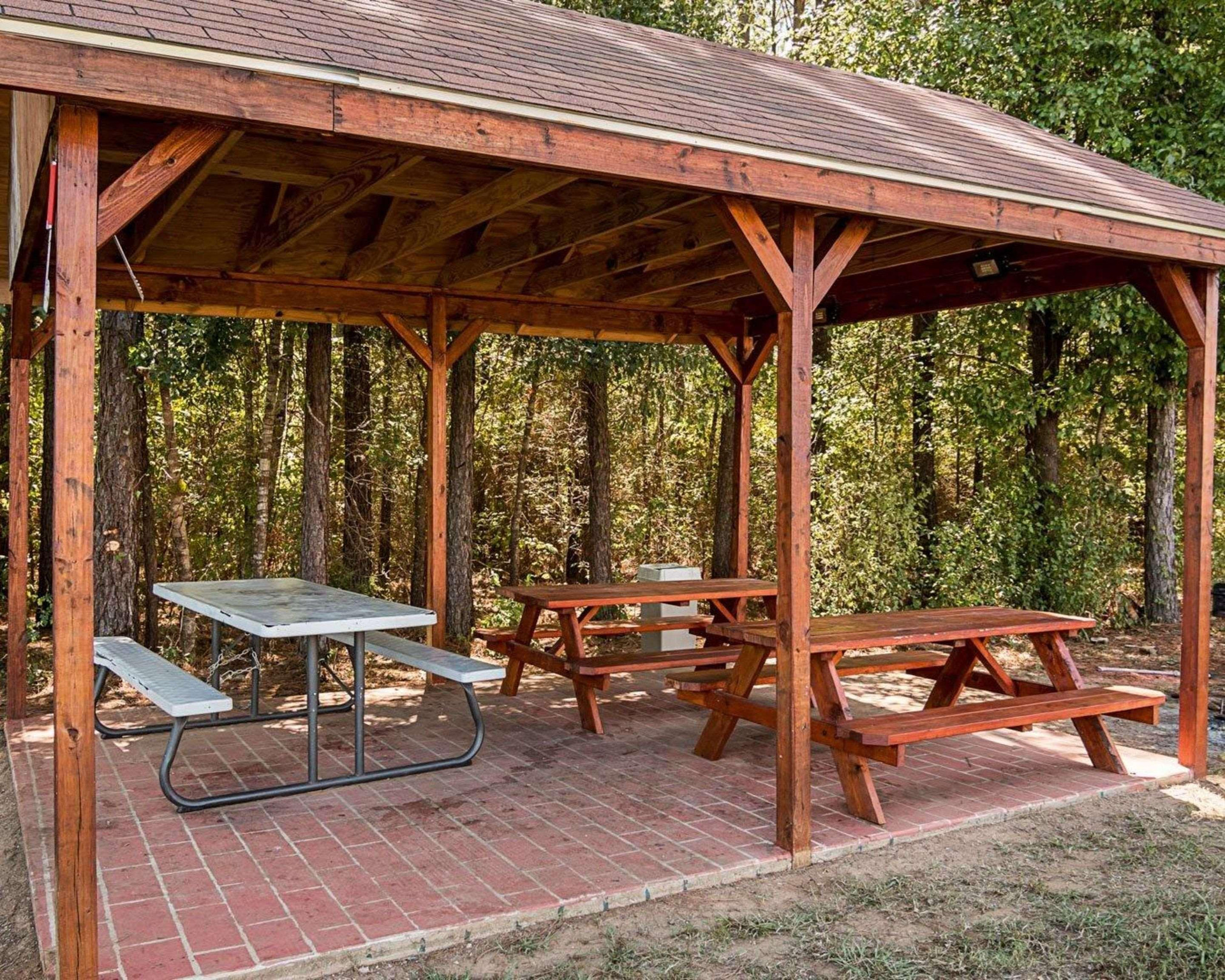 Vista Exterior Econo Lodge Inn & Suites Natchitoches