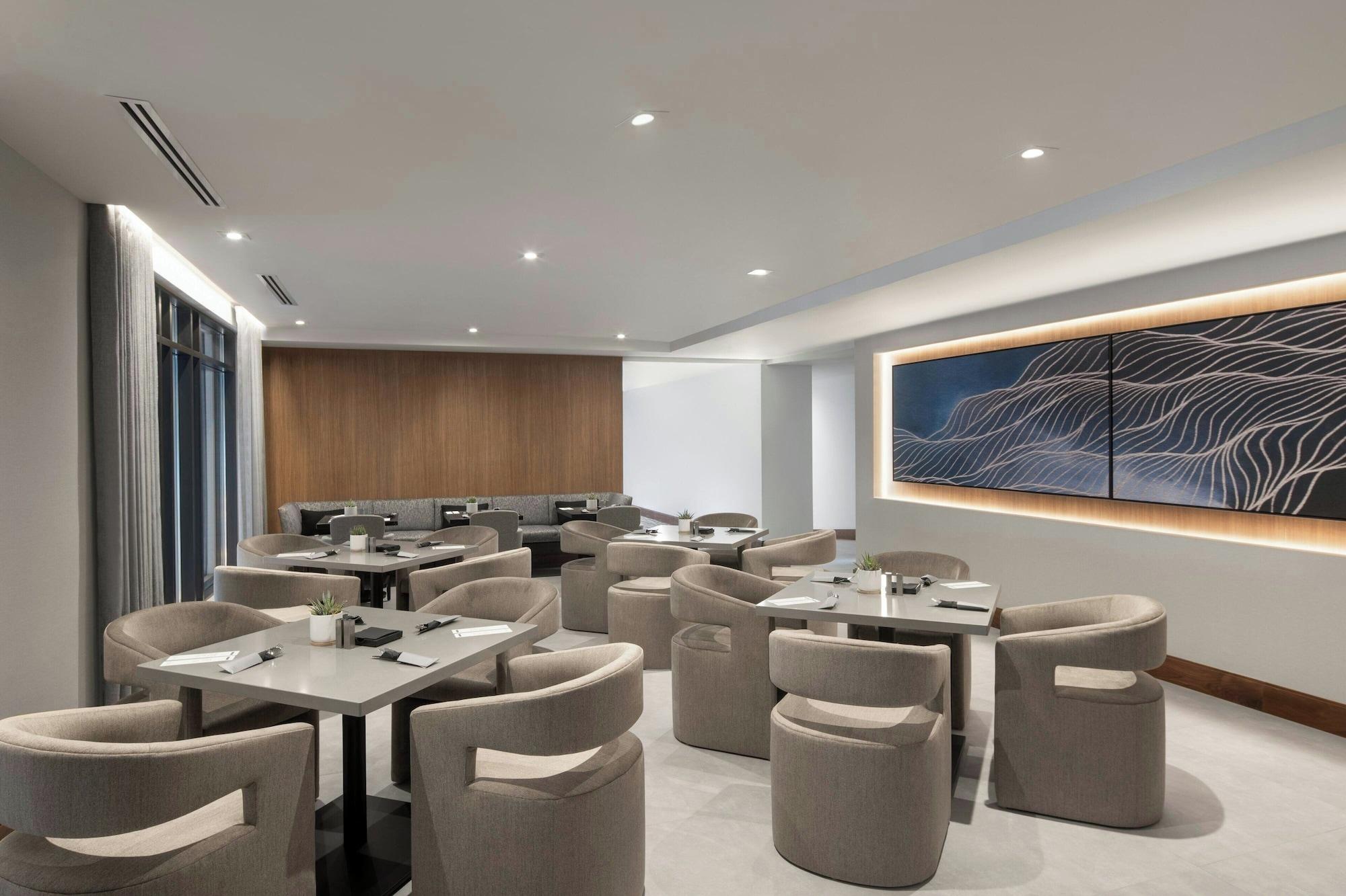 Restaurant AC Hotel by Marriott Old Montreal