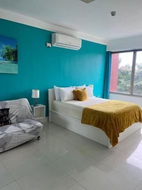 City Apartment in Kingston AC with Pool