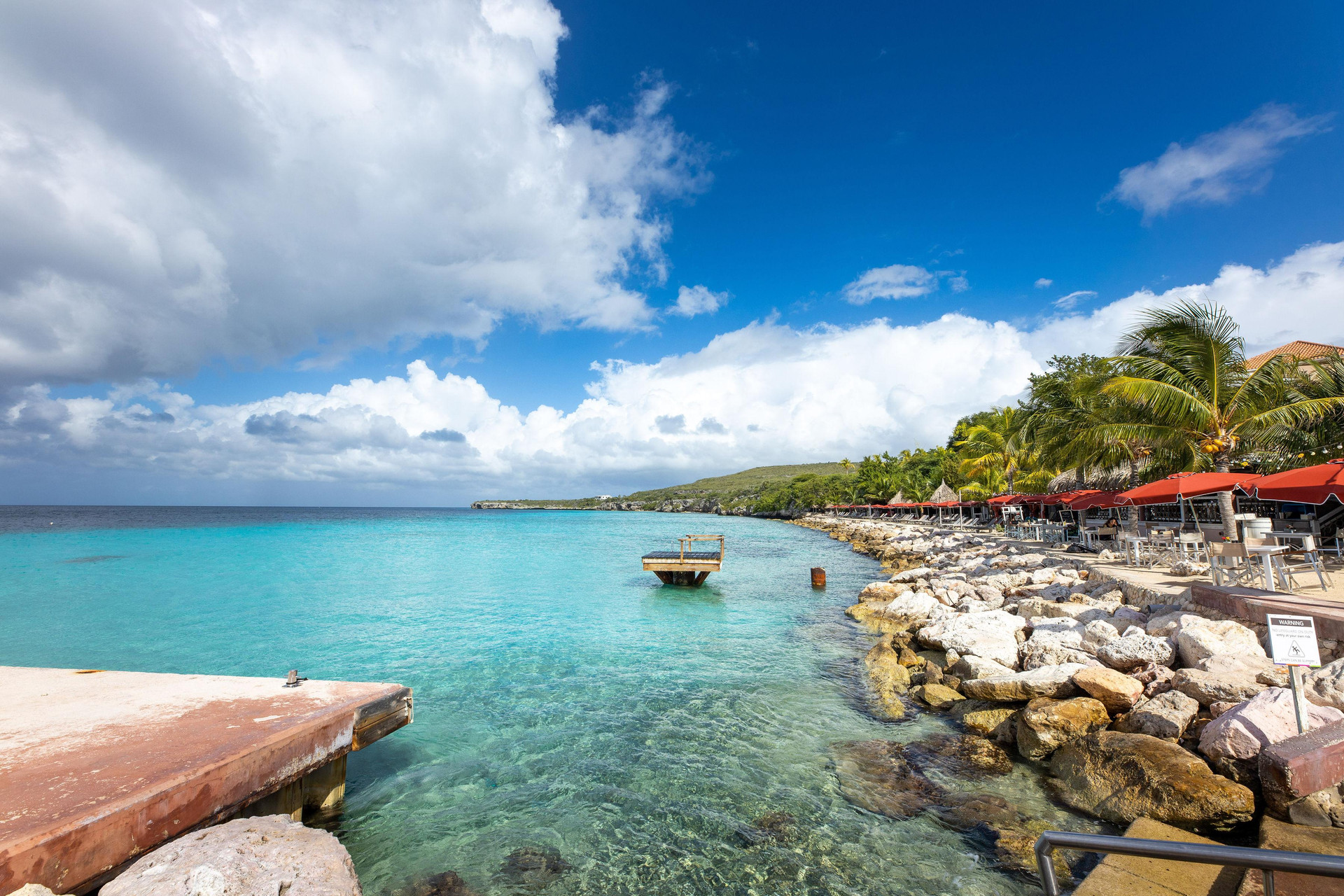 Vista Exterior Coral Estate Luxury Resort