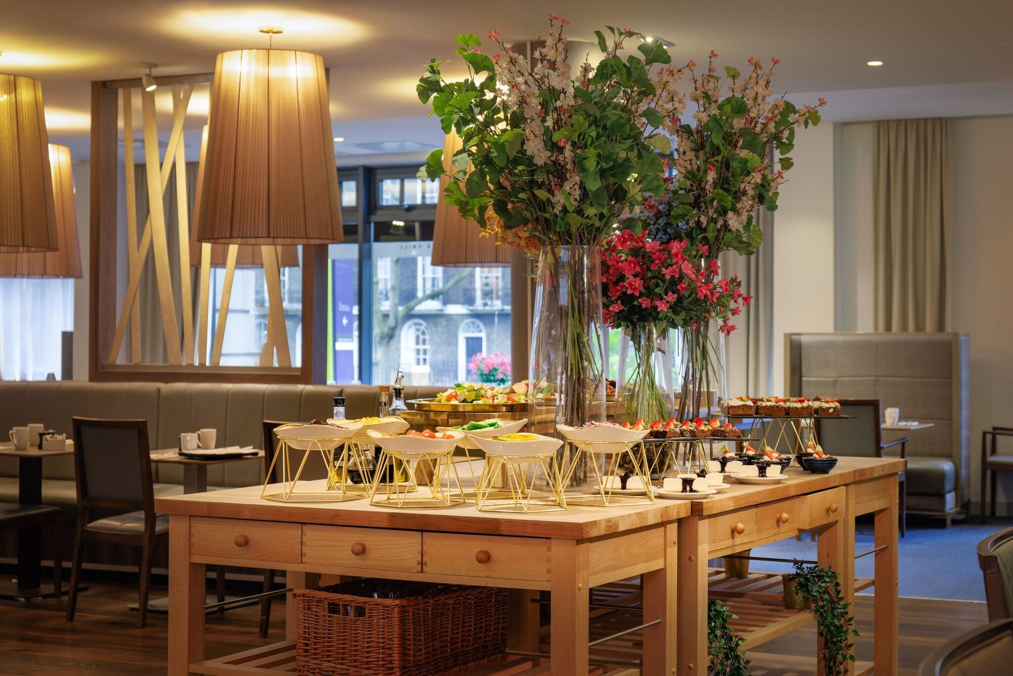 Restaurant DoubleTree by Hilton London Angel Kings Cross