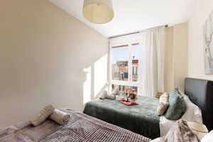Alquiler Vacacional - The 100sqm, sunny, 3  bedrooms, 2 baths apartment, 6pax,  in central Barcelona