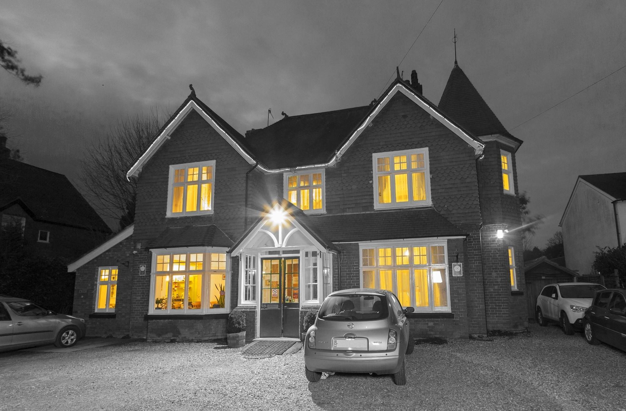 Vista Exterior Gatwick Turret Guest House