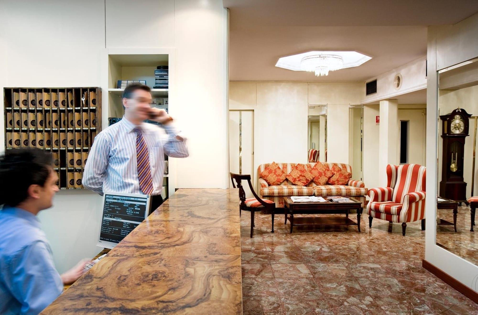 Vista Lobby Hotel Roma
