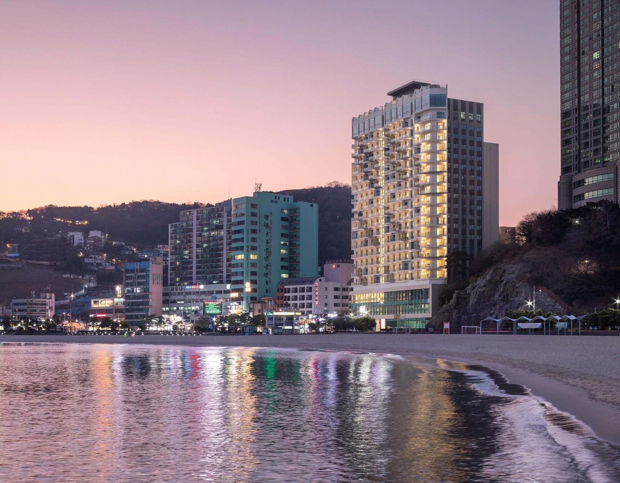 Vista Exterior Grab the Ocean SONGDO