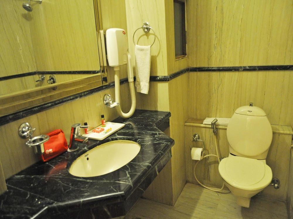 Set de Habitación OYO Flagship 532 Sikanderpur Metro Station
