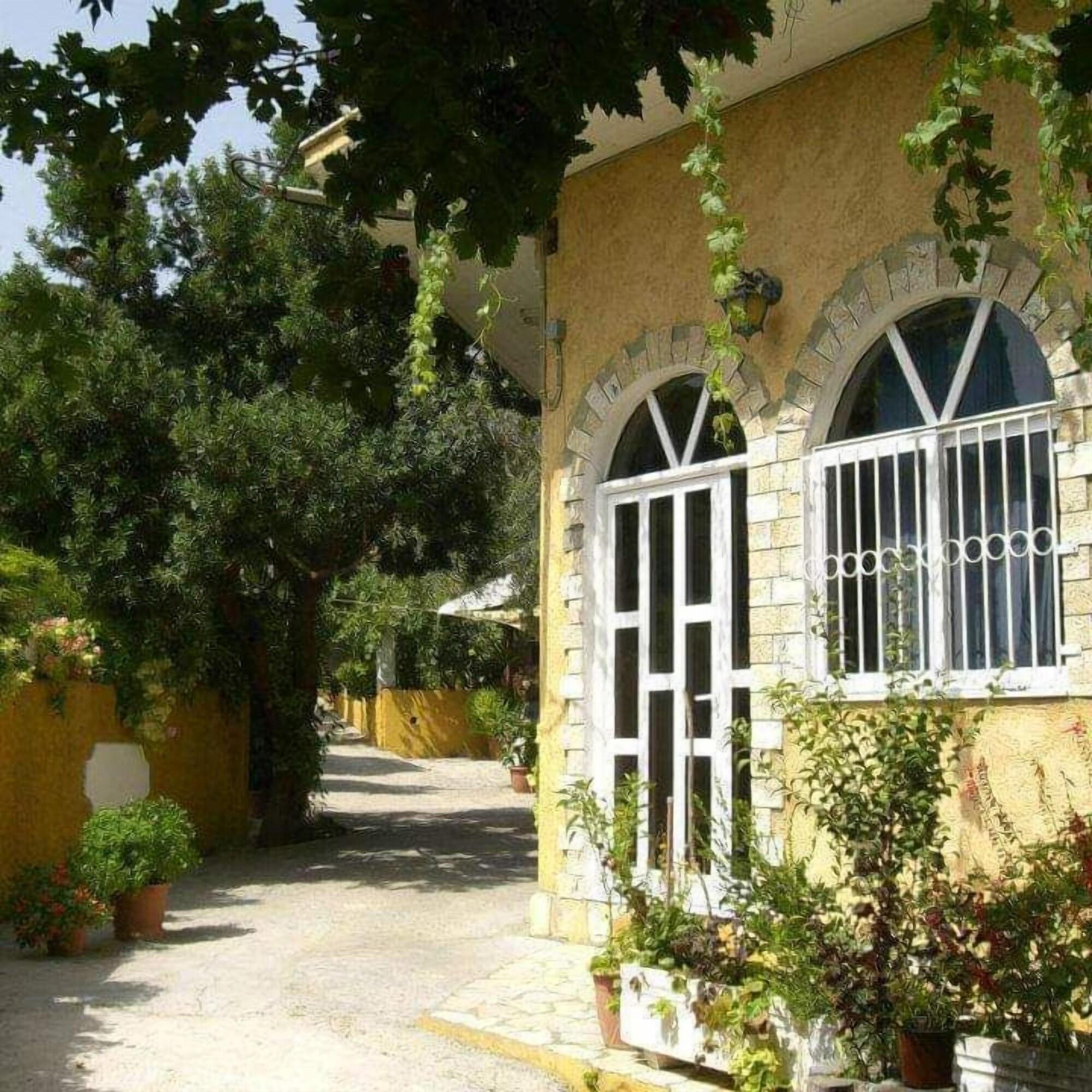 Varios La Cite' Family Hotel & Apartments