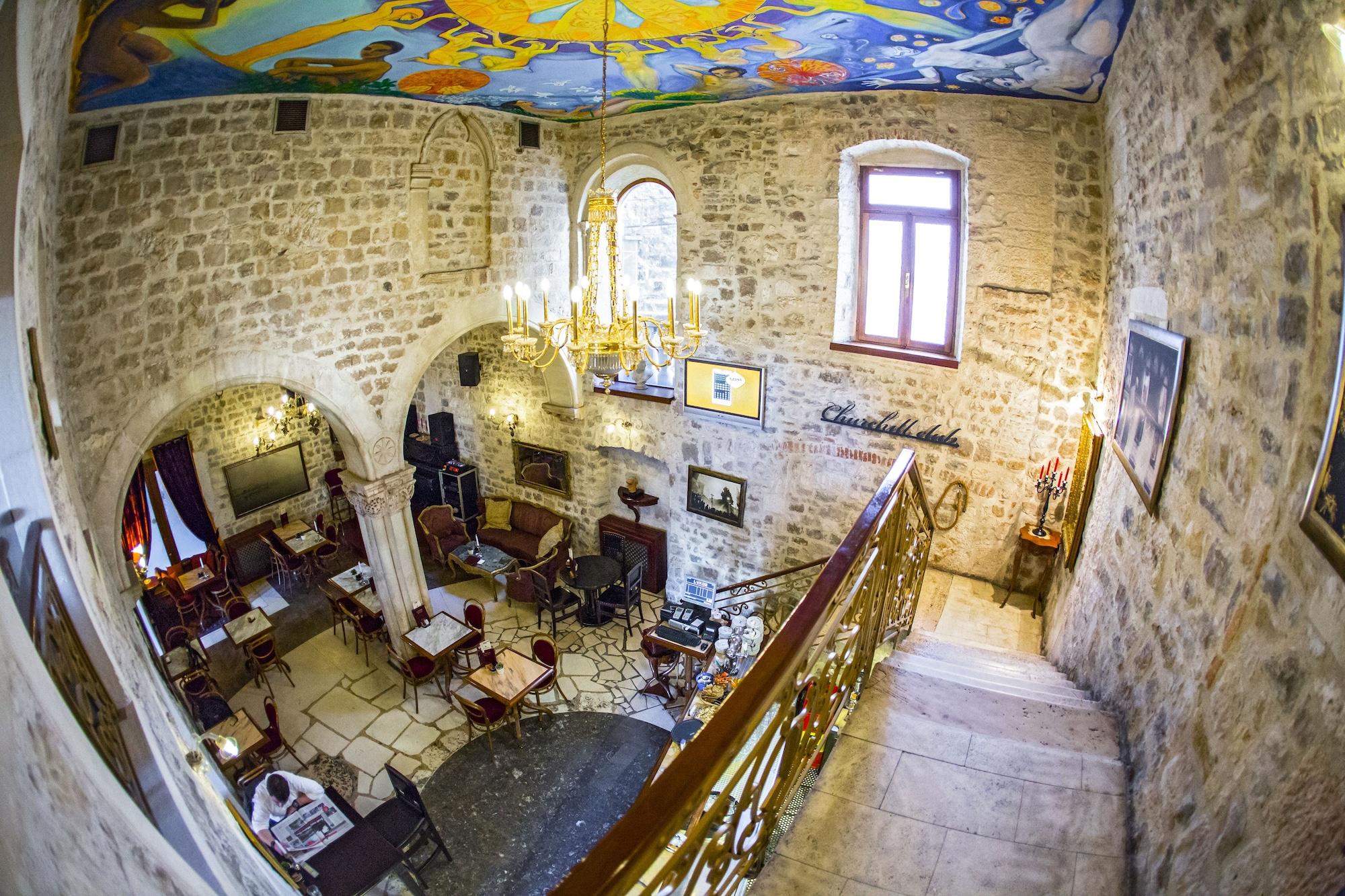 Varios Grisogono Palace Heritage Residence