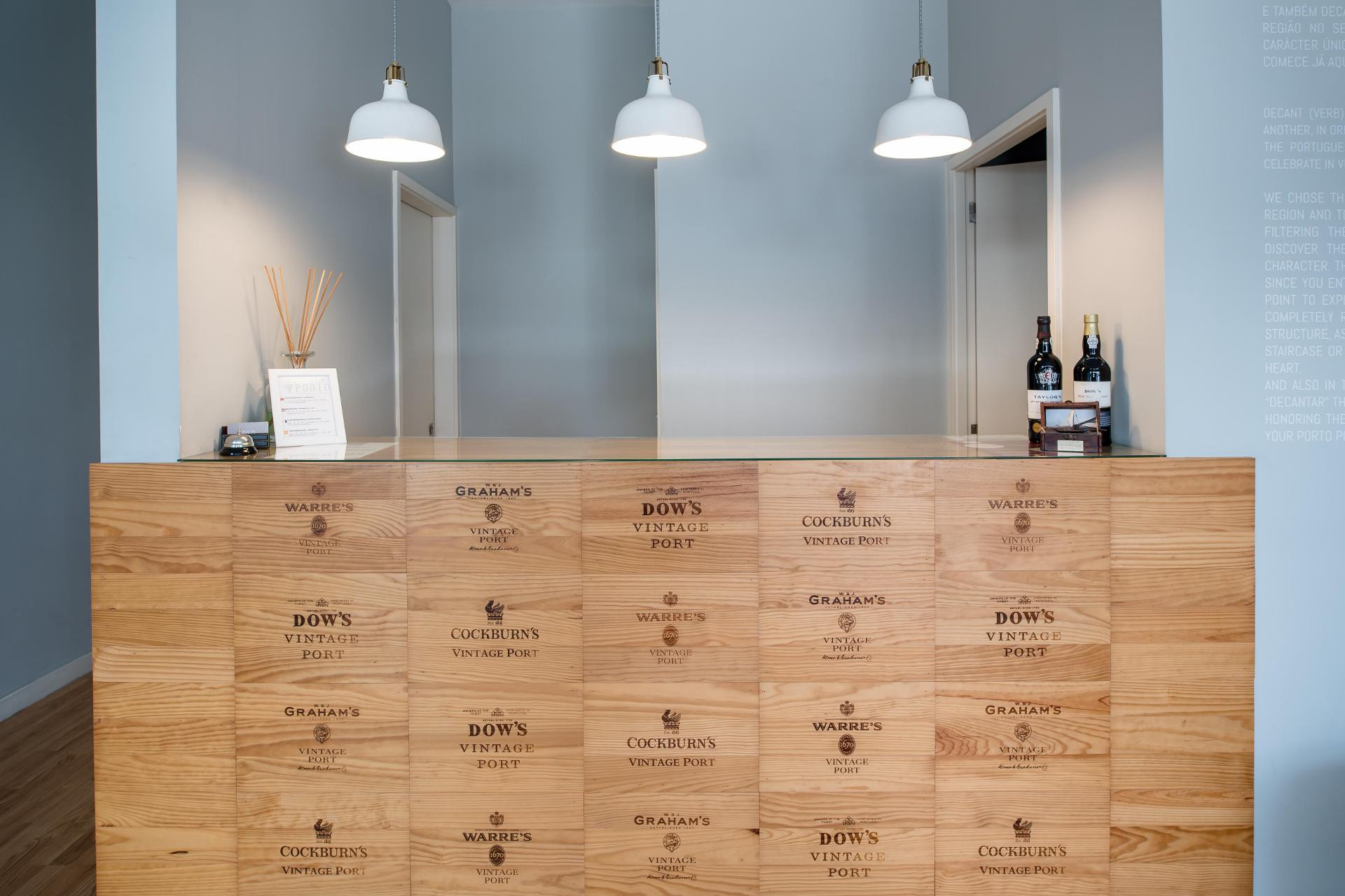 Vista Lobby Decanting Porto House