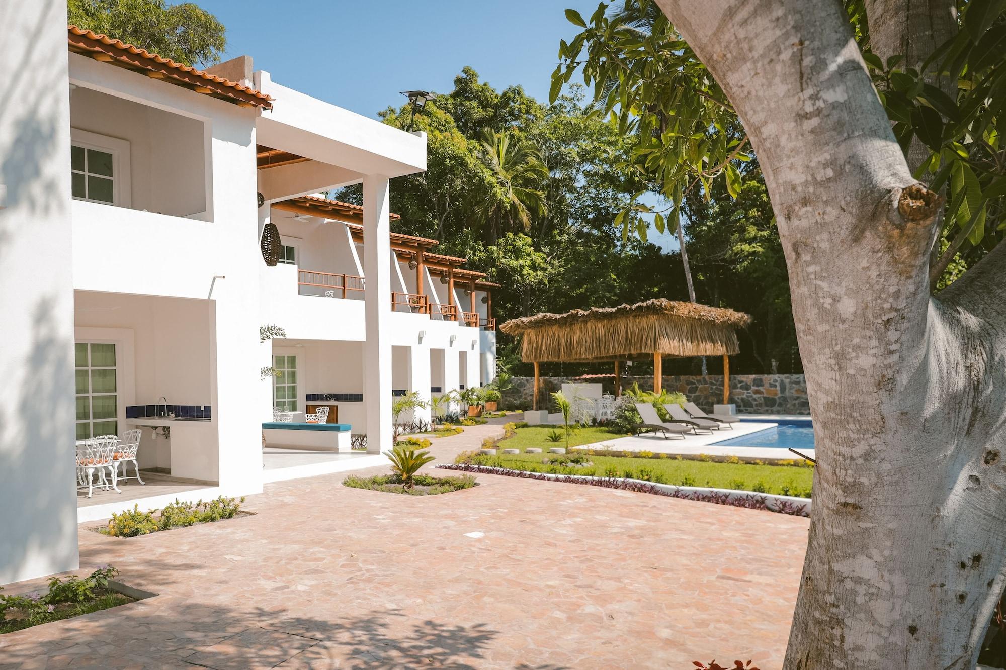Vista Exterior Solez Zihuatanejo