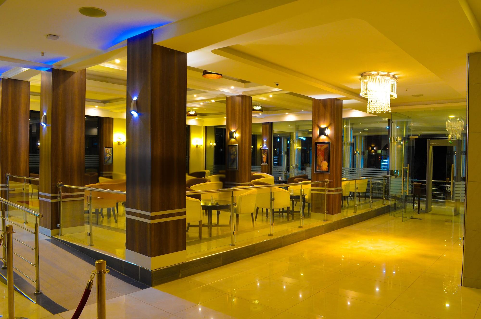 Vista Lobby Grand Royal Swiss Hotel