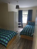 Alojamiento - Spacious S/C lodge with large garden near Lough Corrib, Galway City & Connemara