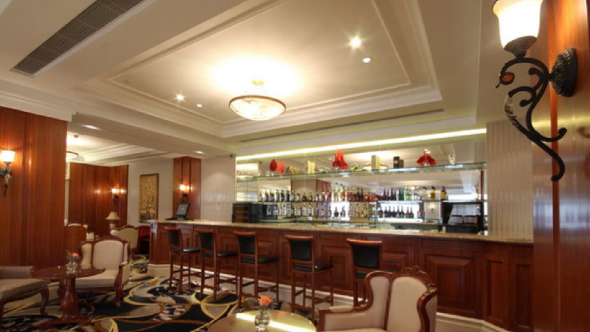 Bar/Salón Hotel Paris Pan-Island
