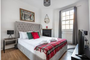 Alquiler Vacacional - | Gorgeous AirCondisioned One Bed in the Heart of Central London|