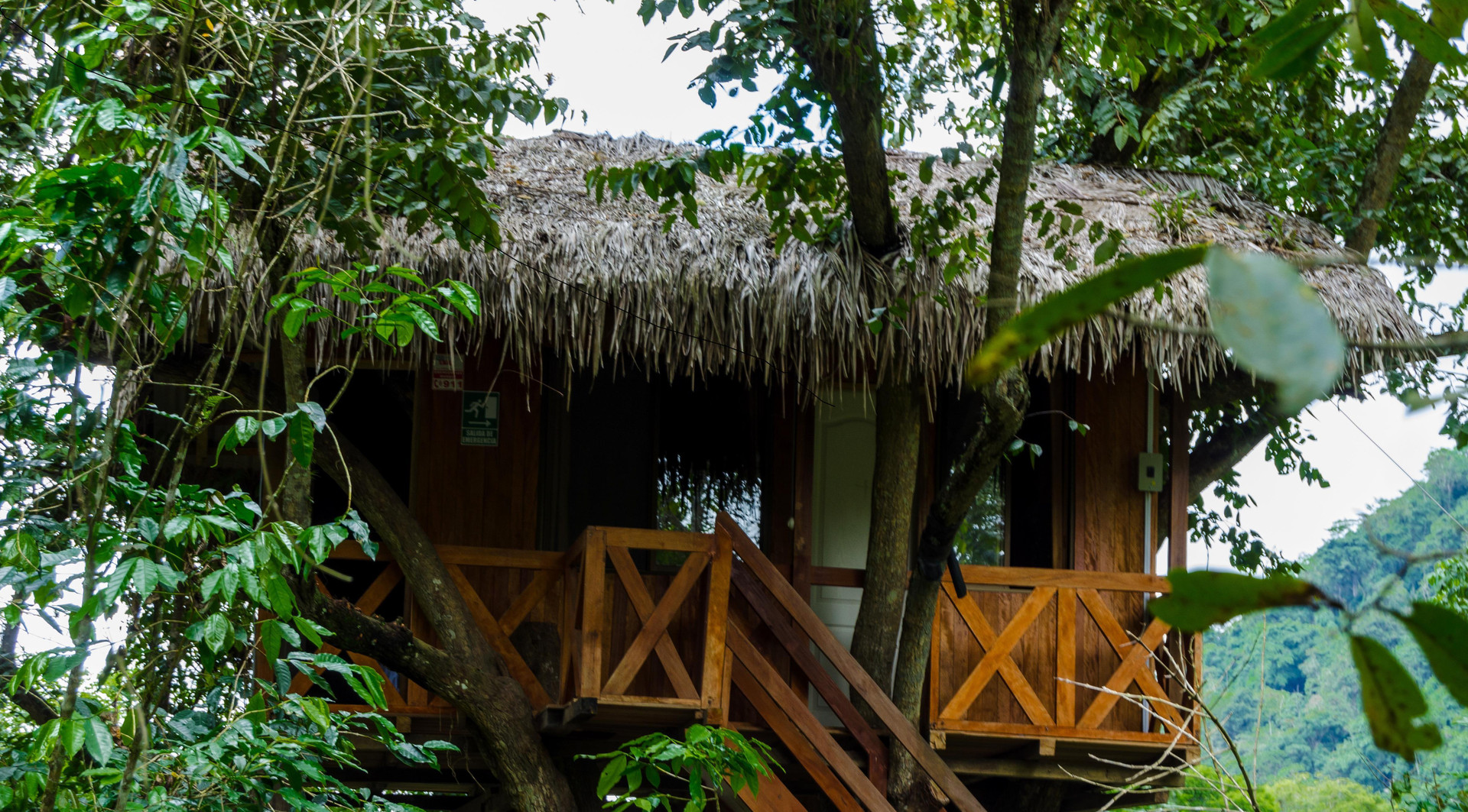 Vista Exterior Santval Eco Hosteria