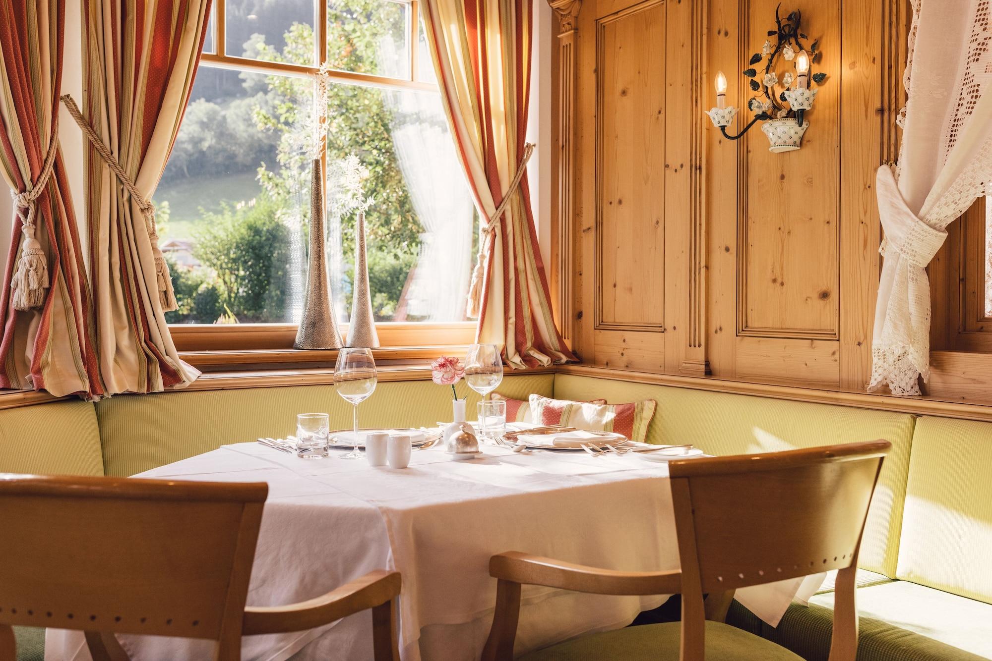Restaurant Alpenpalace Luxury Hideaway & Spa Retreat