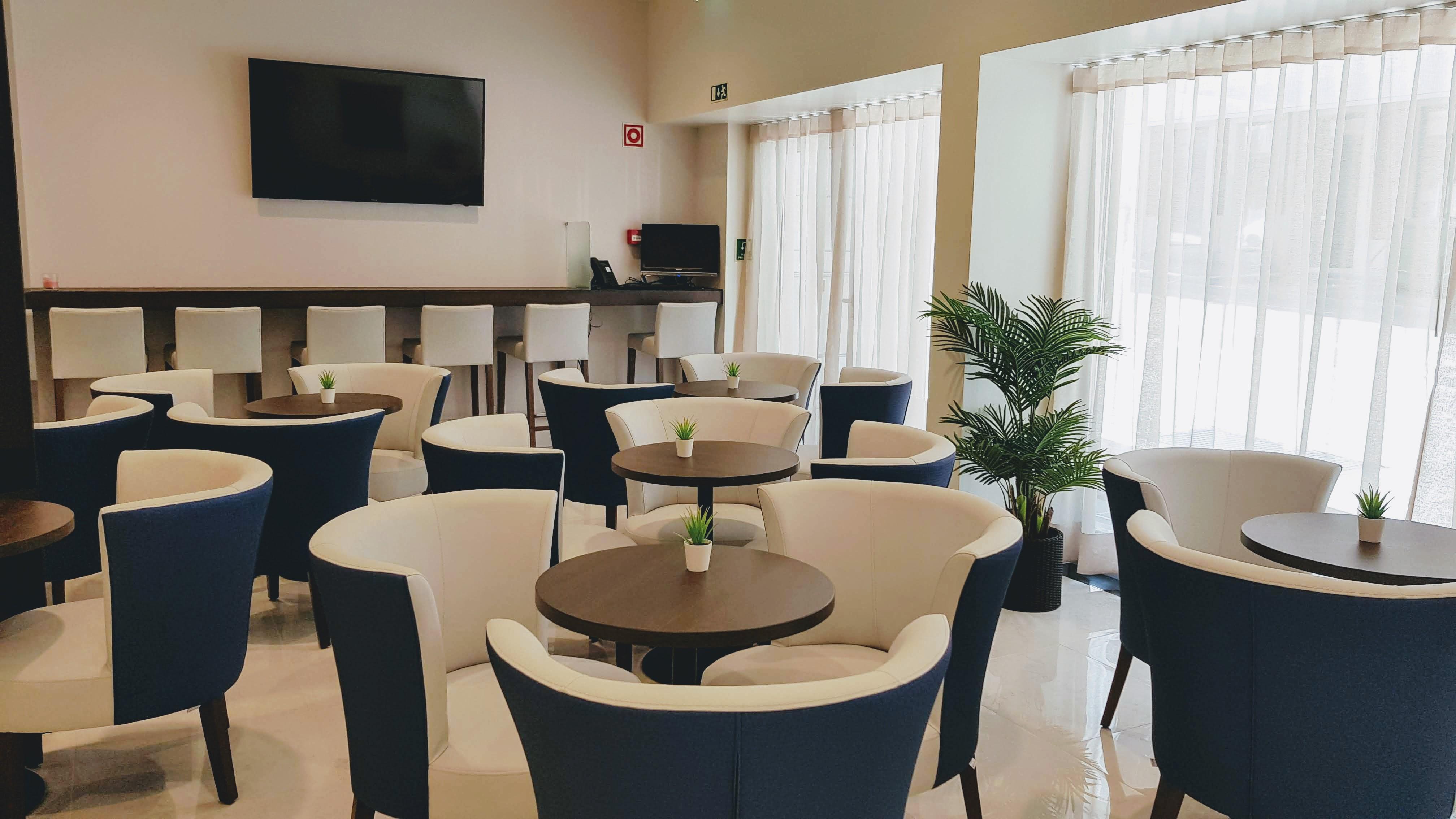 Vista Lobby Porto City Hotel