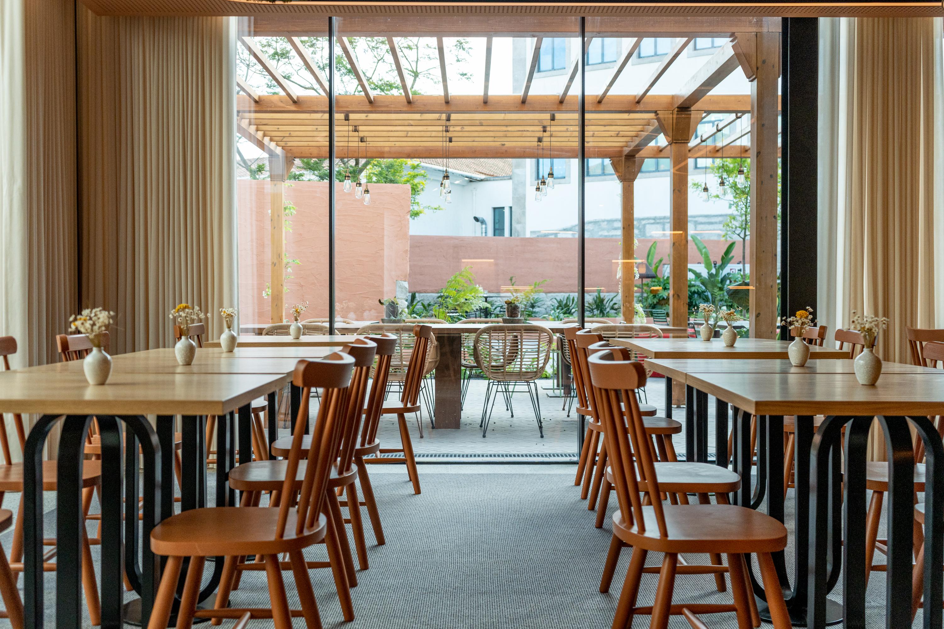 Restaurant The Editory Garden Porto Hotel