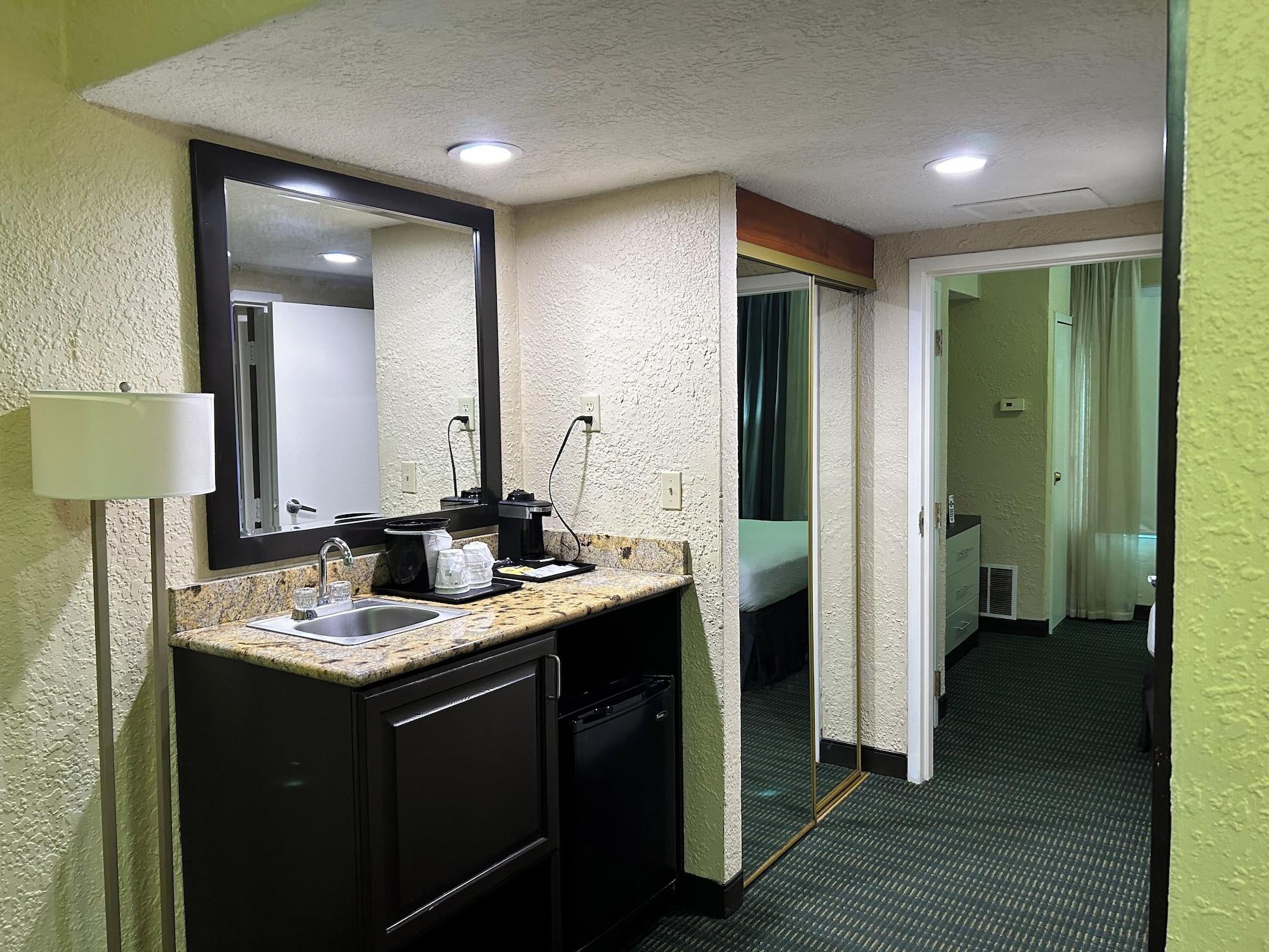 Set de Habitación SureStay Plus Hotel by Best Western Vero Beach