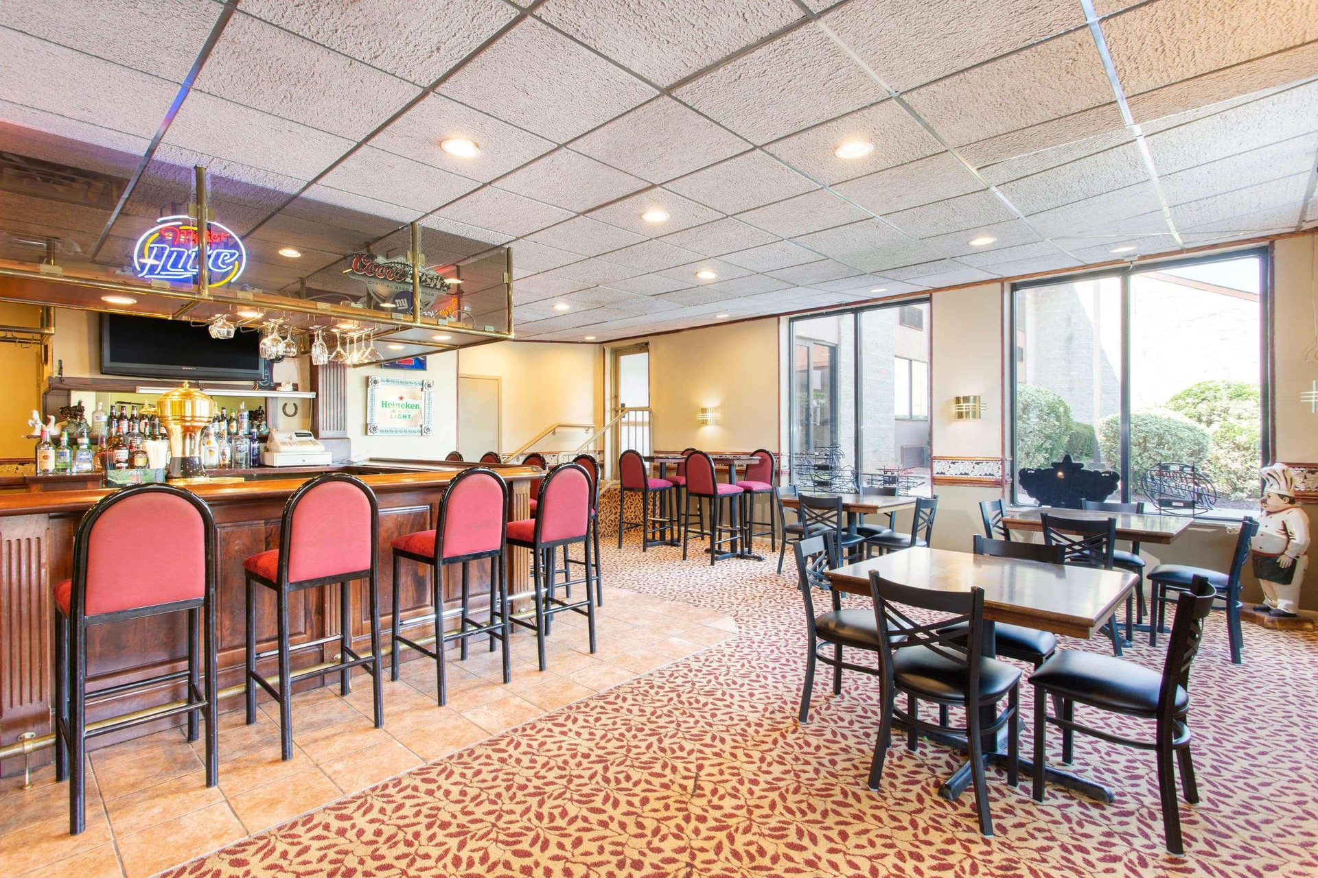 Restaurant Days Inn by Wyndham Hillsborough