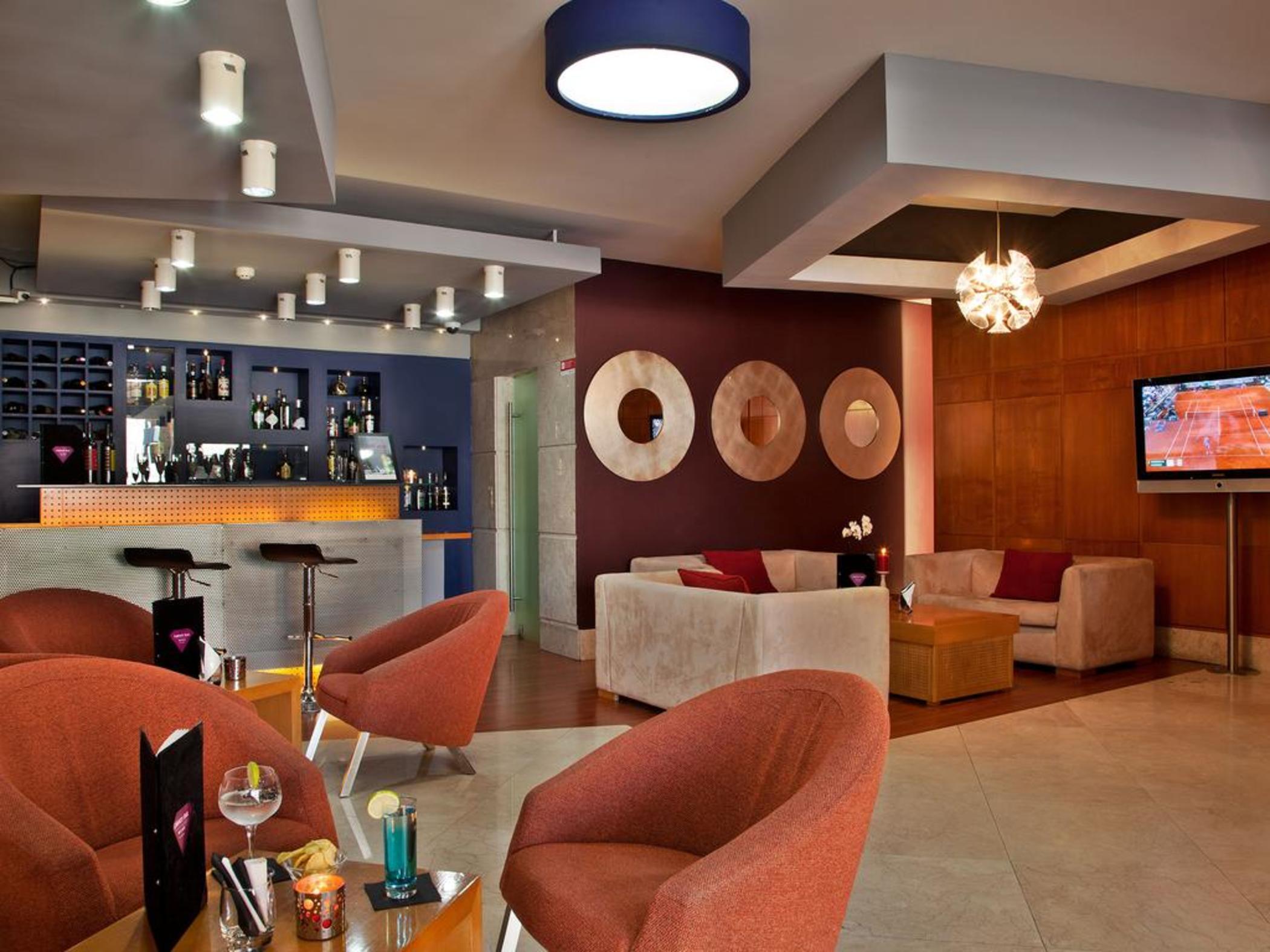 Bar/Salón America Diamonds Hotel