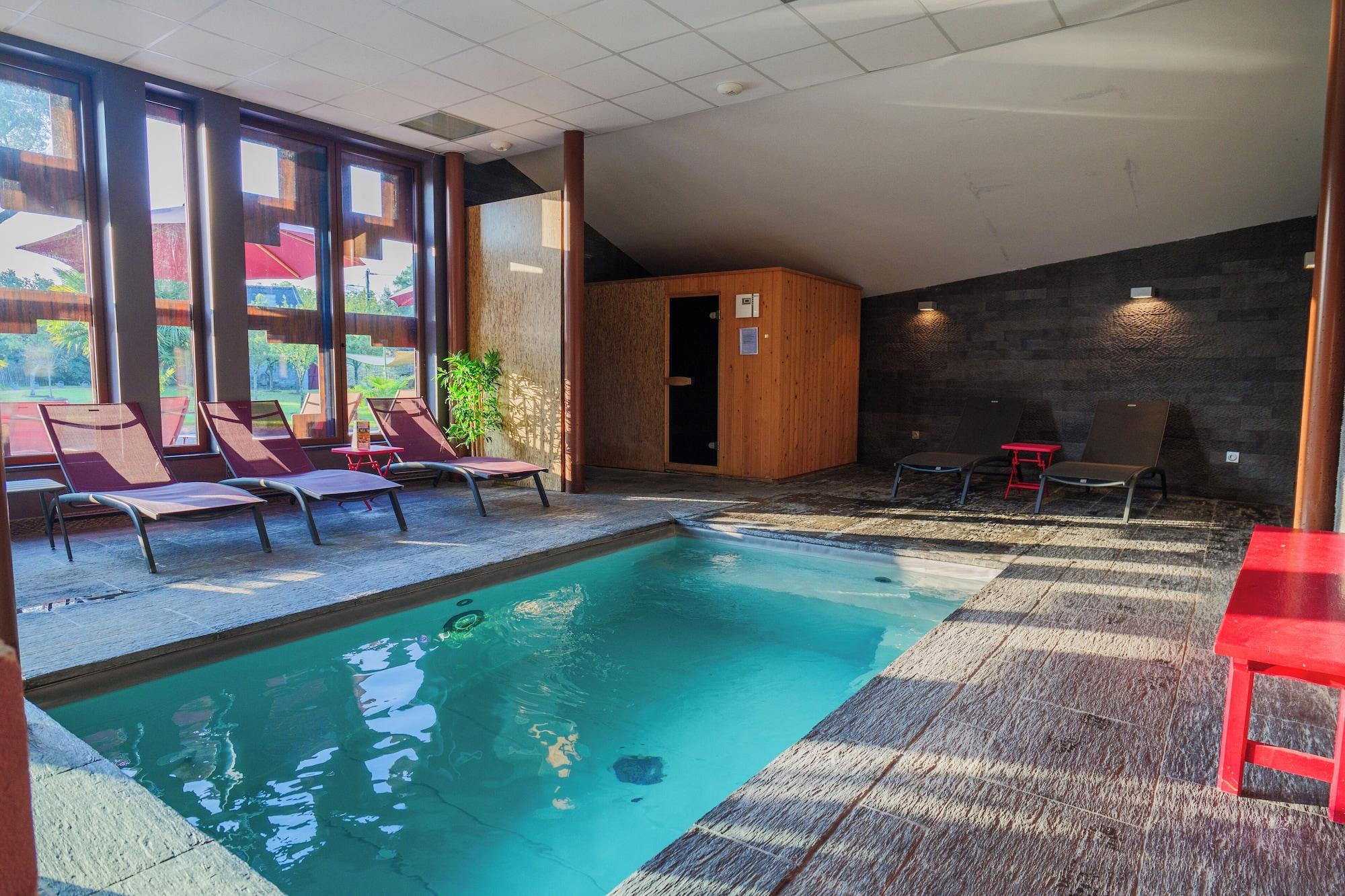 Vista Piscina Château de Candes Art et Spa