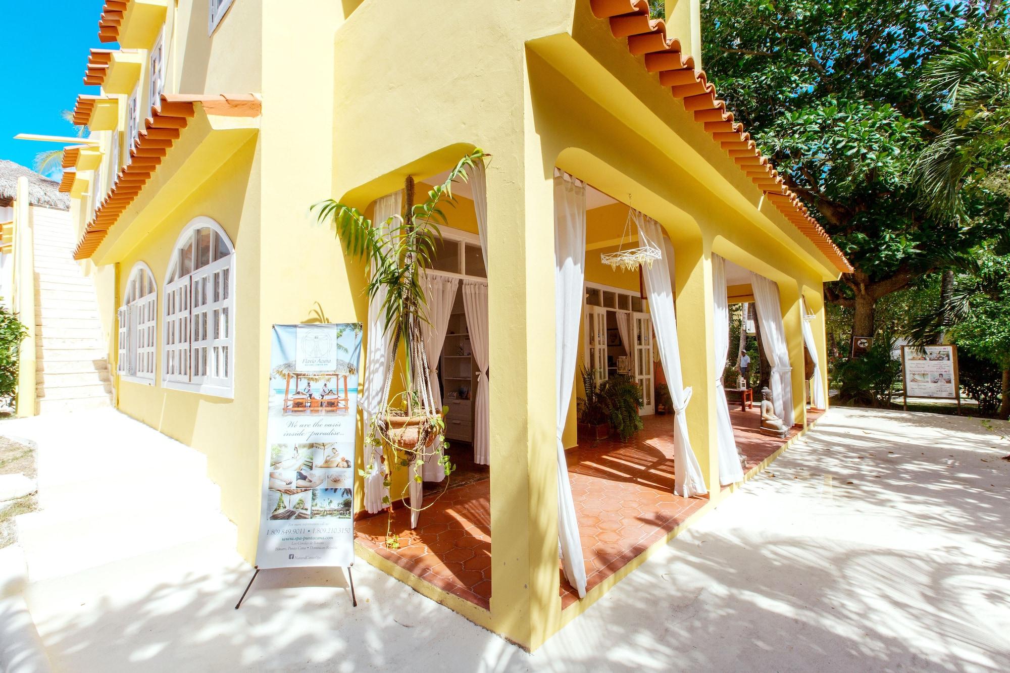 Vista Exterior Hotel Tropicana Suites Deluxe Beach Club & Pool