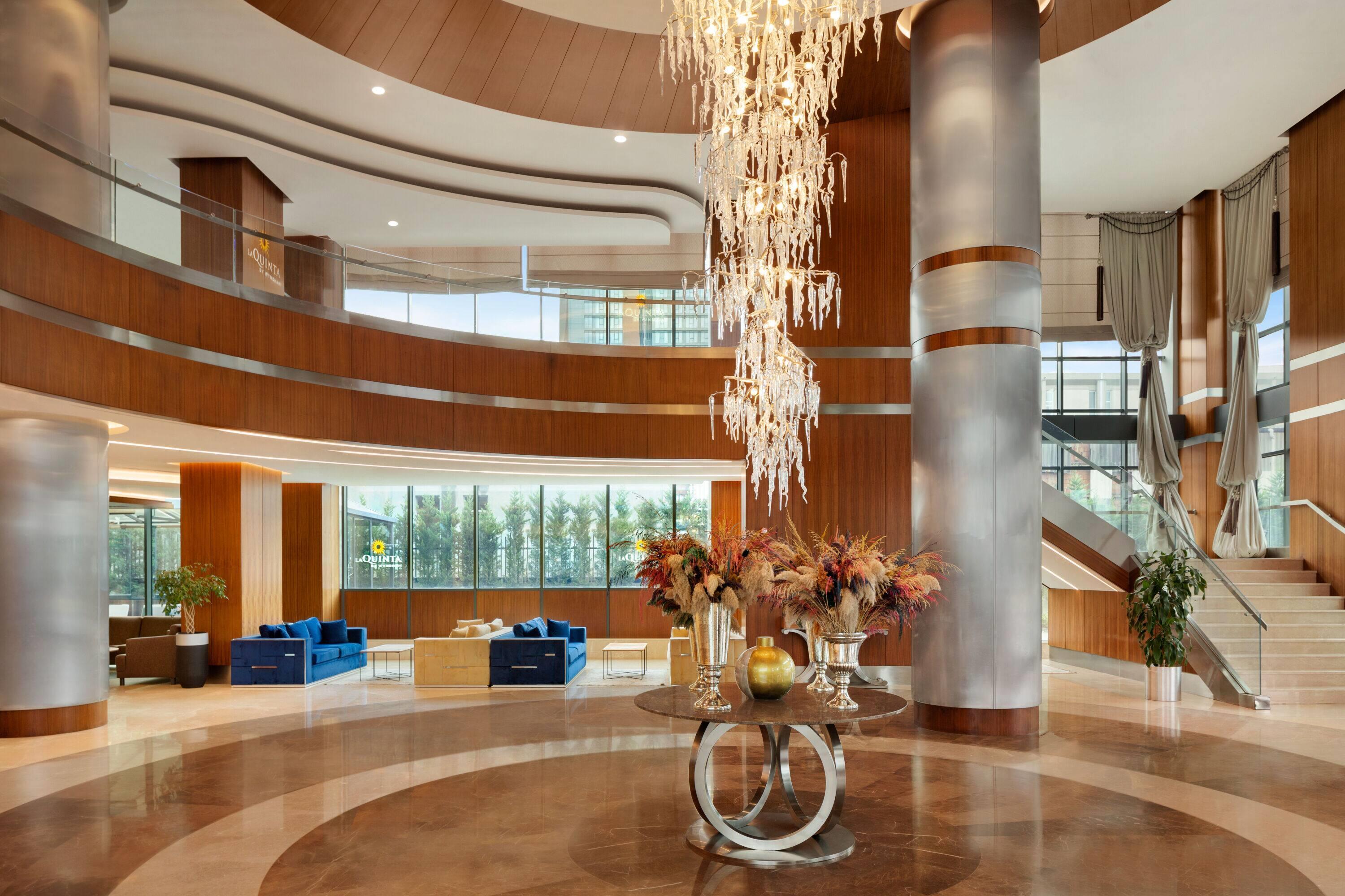 Vista Lobby La Quinta by Wyndham Istanbul Gunesli