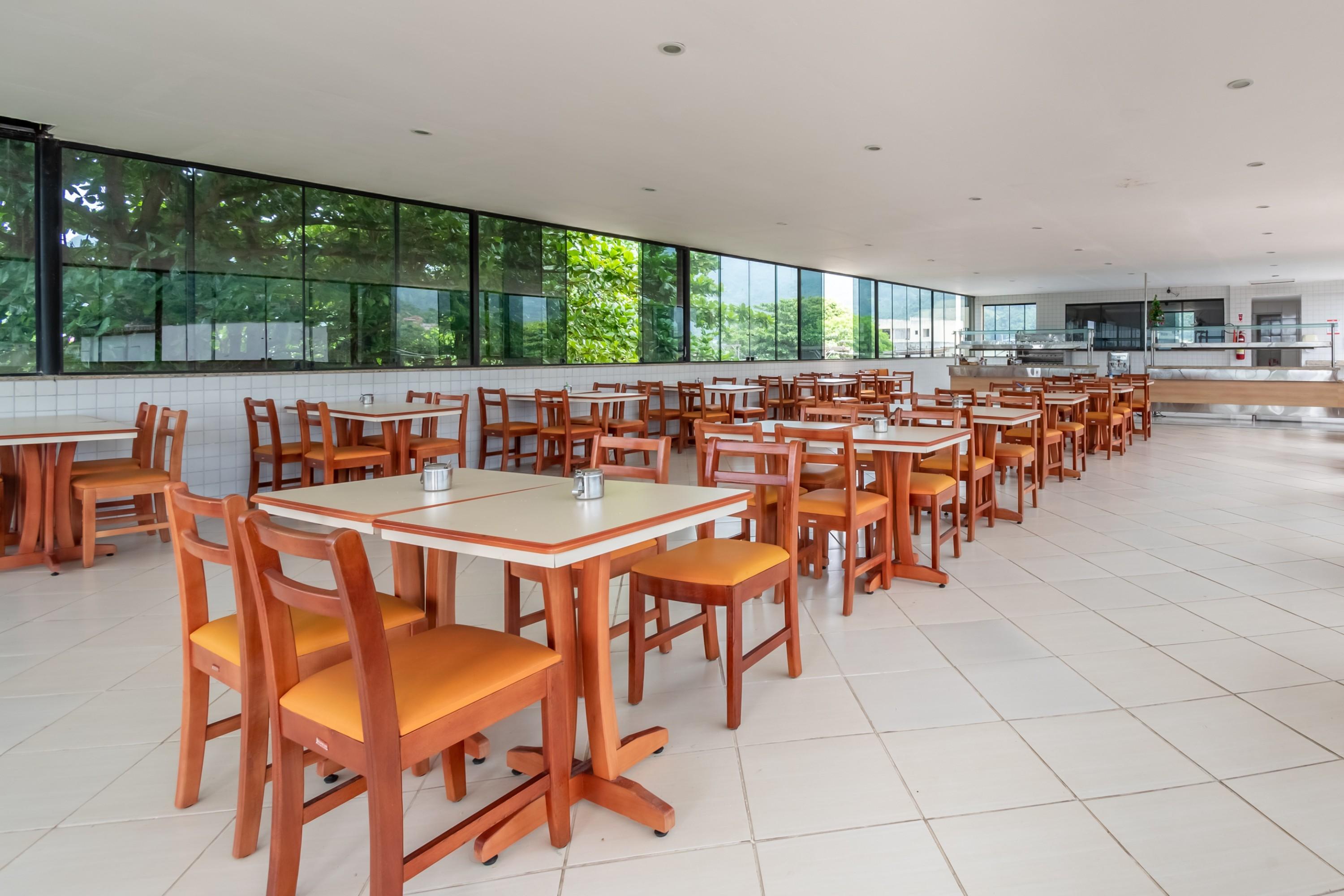 Restaurant OYO Residencial Muriqui Apart Hotel, Mangaratiba