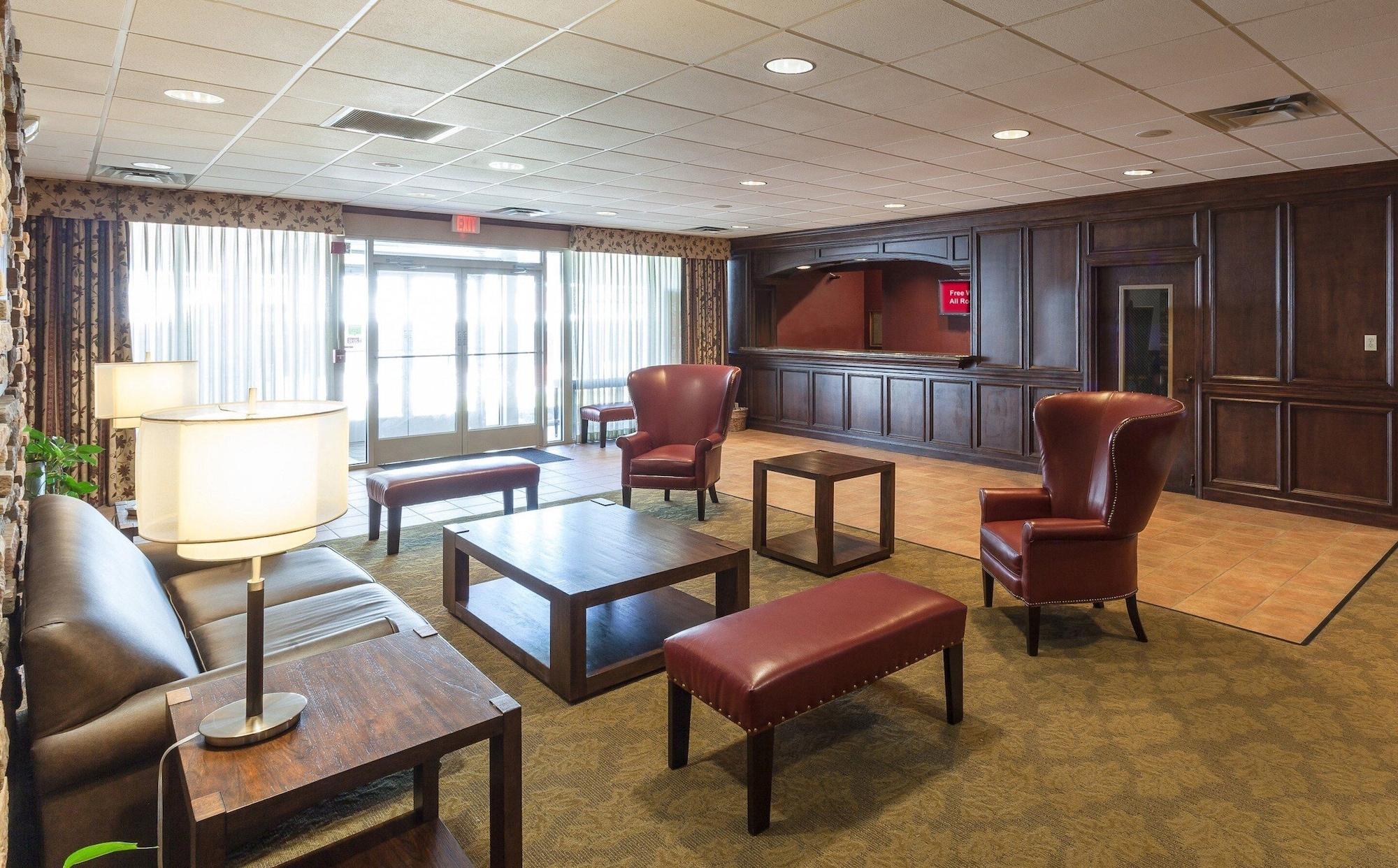 Vista Lobby Red Roof Inn & Suites DeKalb