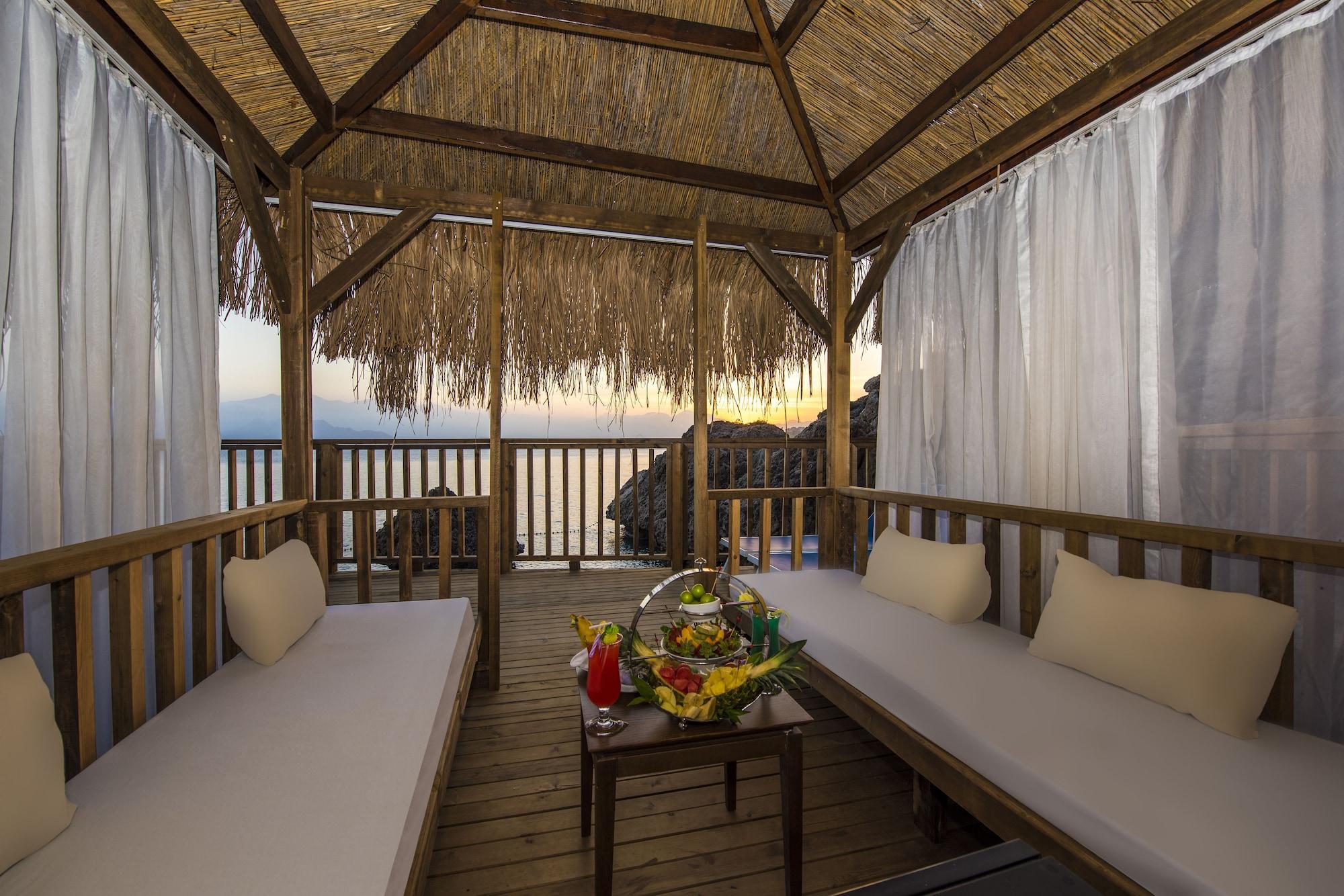 Playa Ramada Plaza by Wyndham Antalya