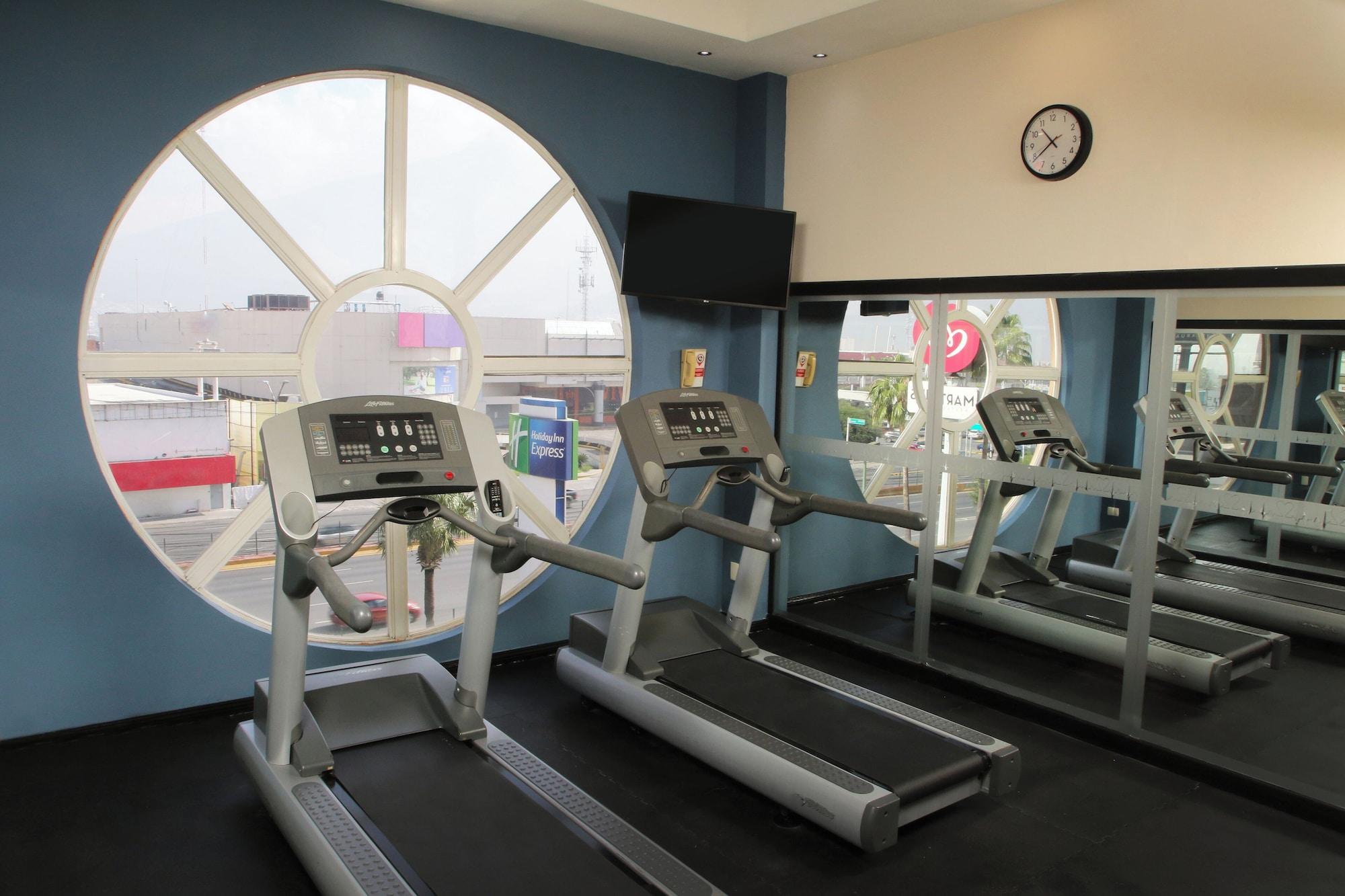 Gimnasio Holiday Inn Express Tecnológico Monterrey by IHG